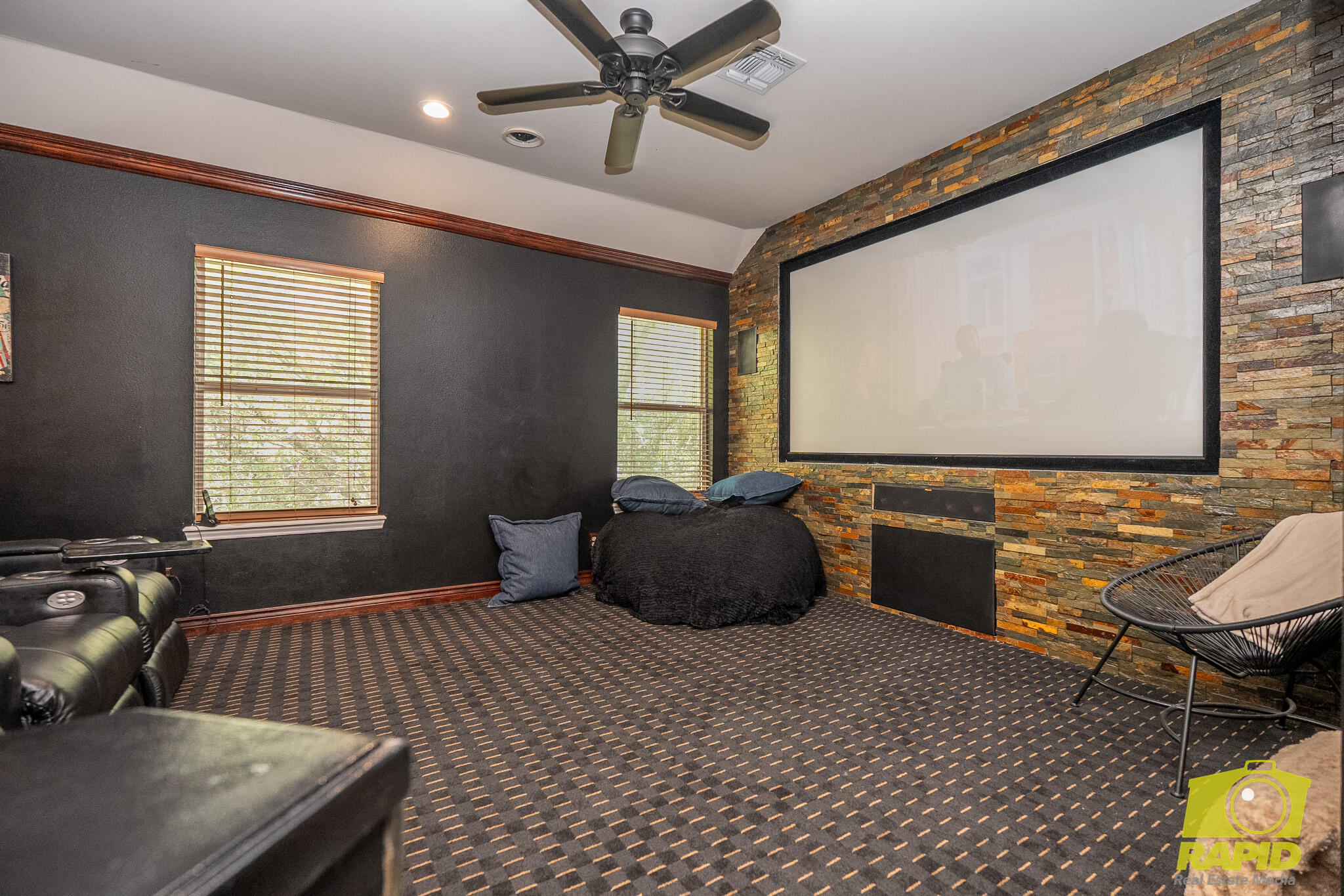 6250 Green Oaks Drive Property Photo 38