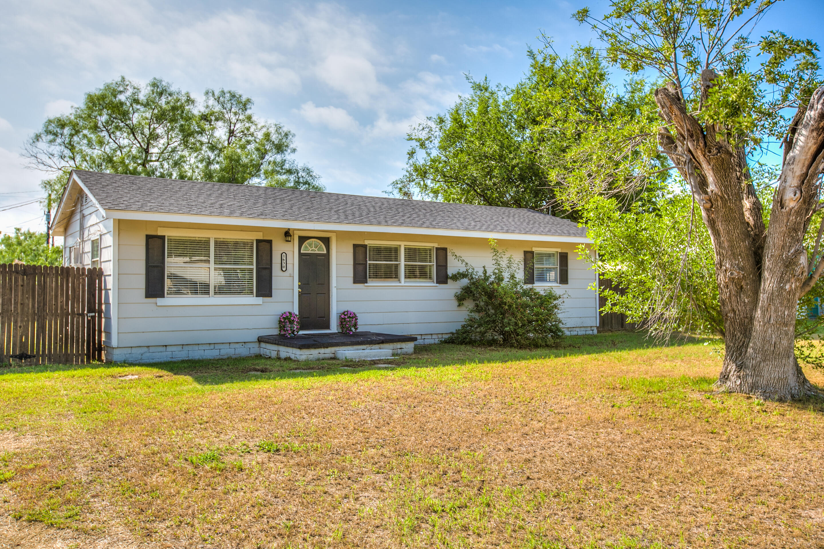 1630 Canal Road Property Photo 1