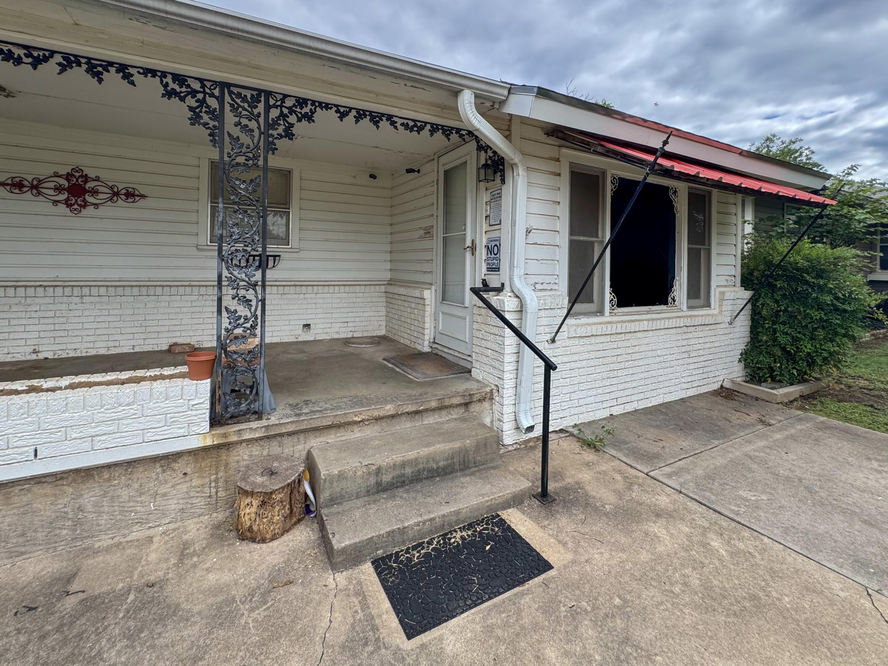 2307 W Twohig Avenue Property Photo 6
