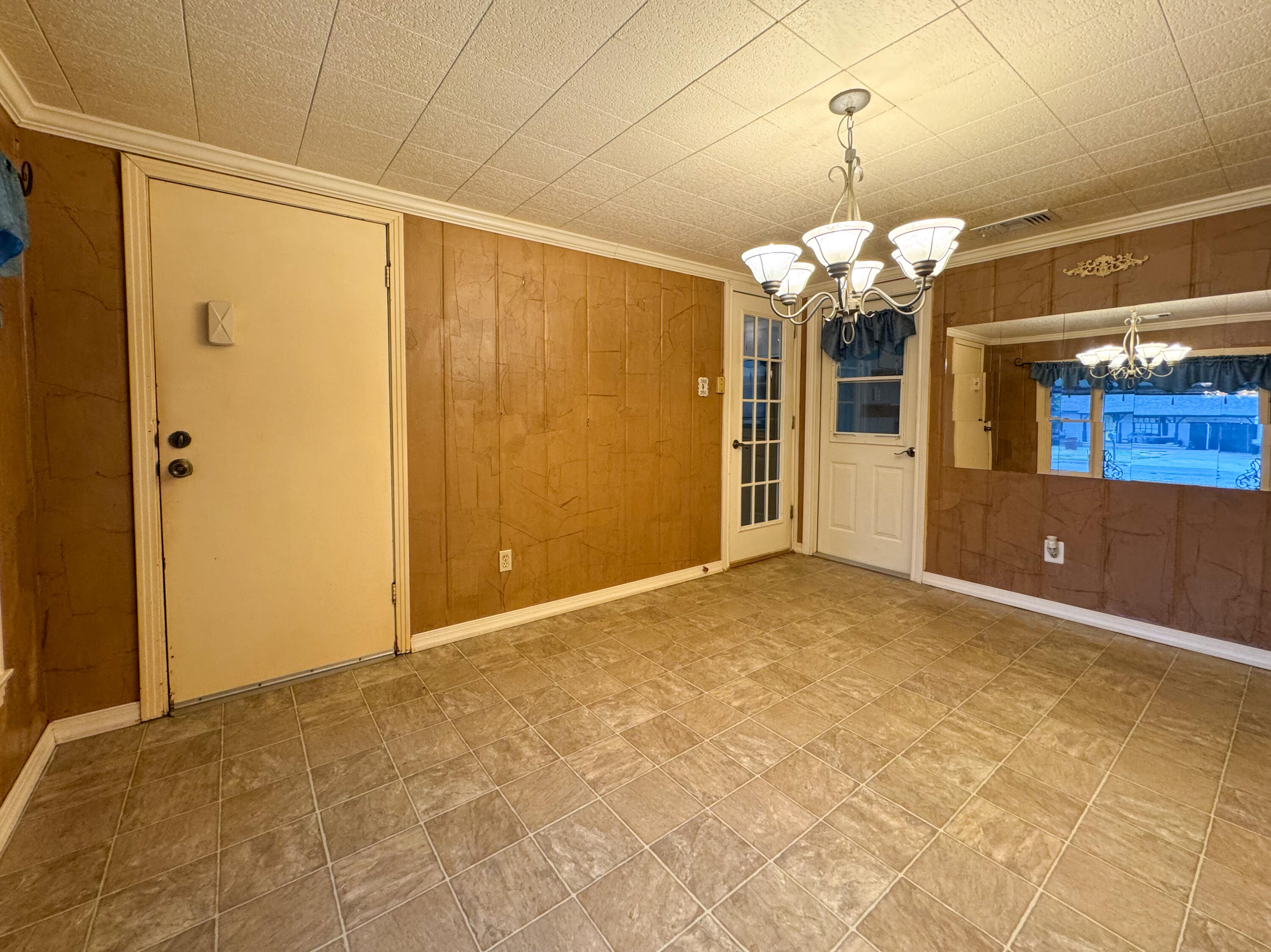 2307 W Twohig Avenue Property Photo 11