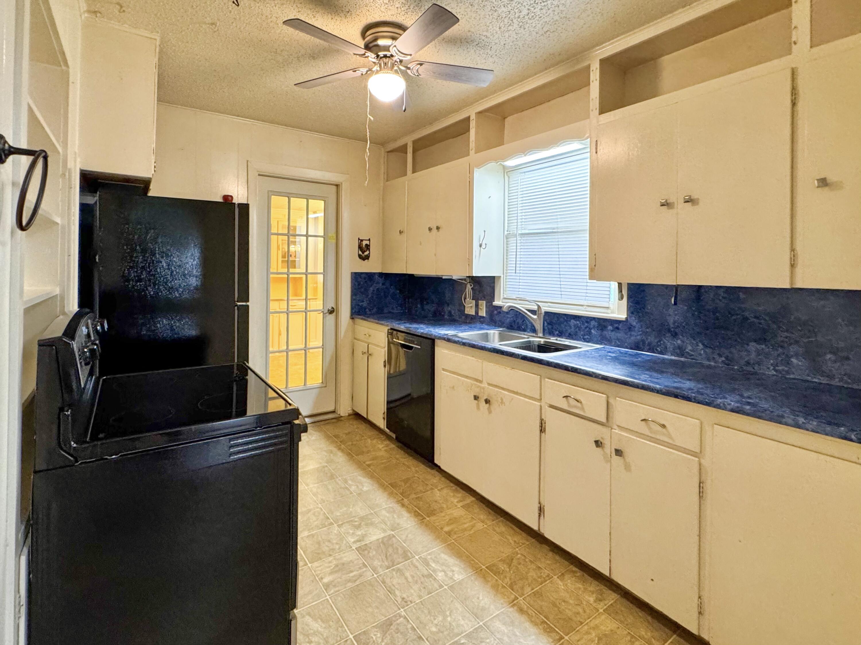 2307 W Twohig Avenue Property Photo 13
