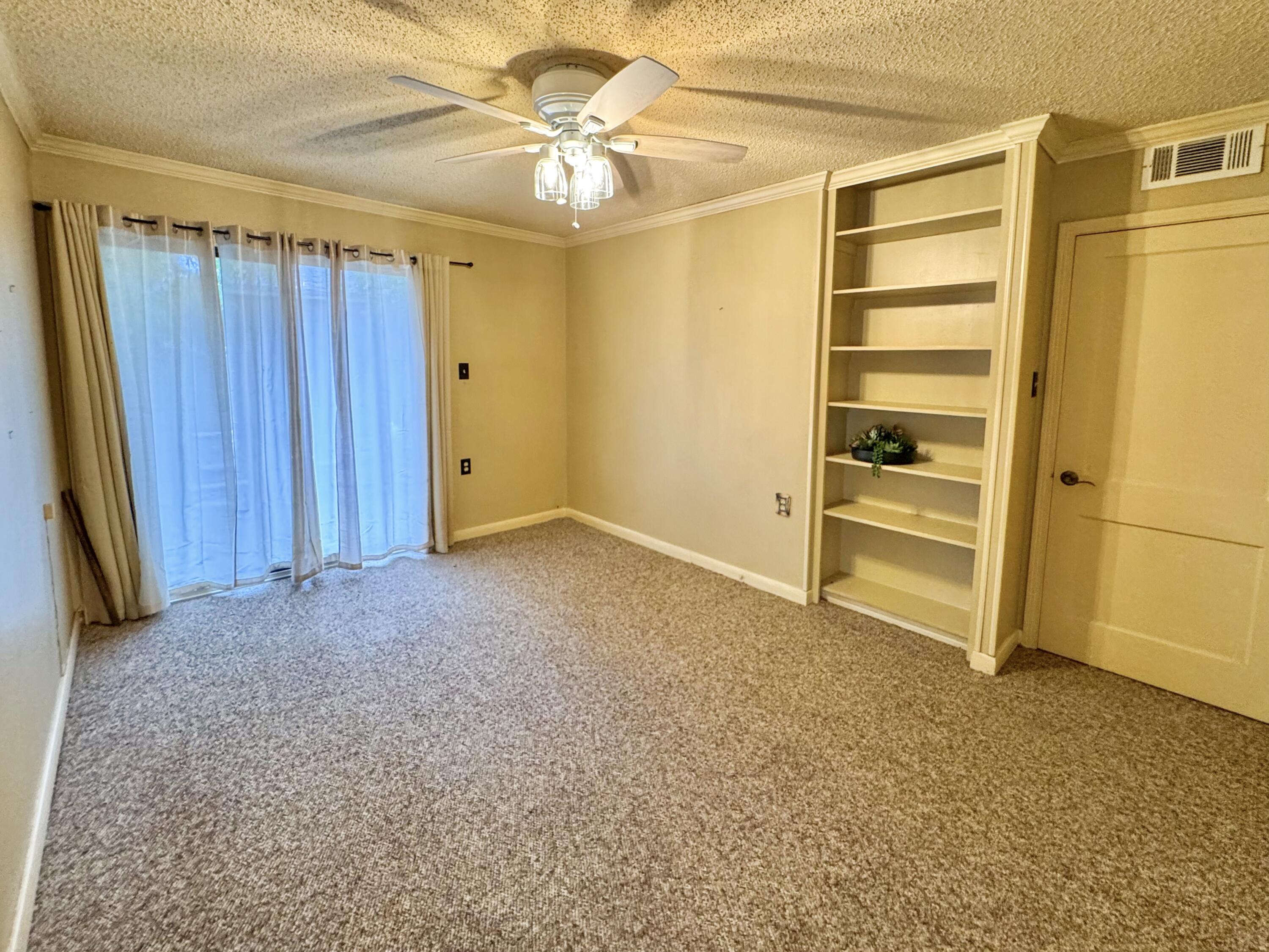 2307 W Twohig Avenue Property Photo 18