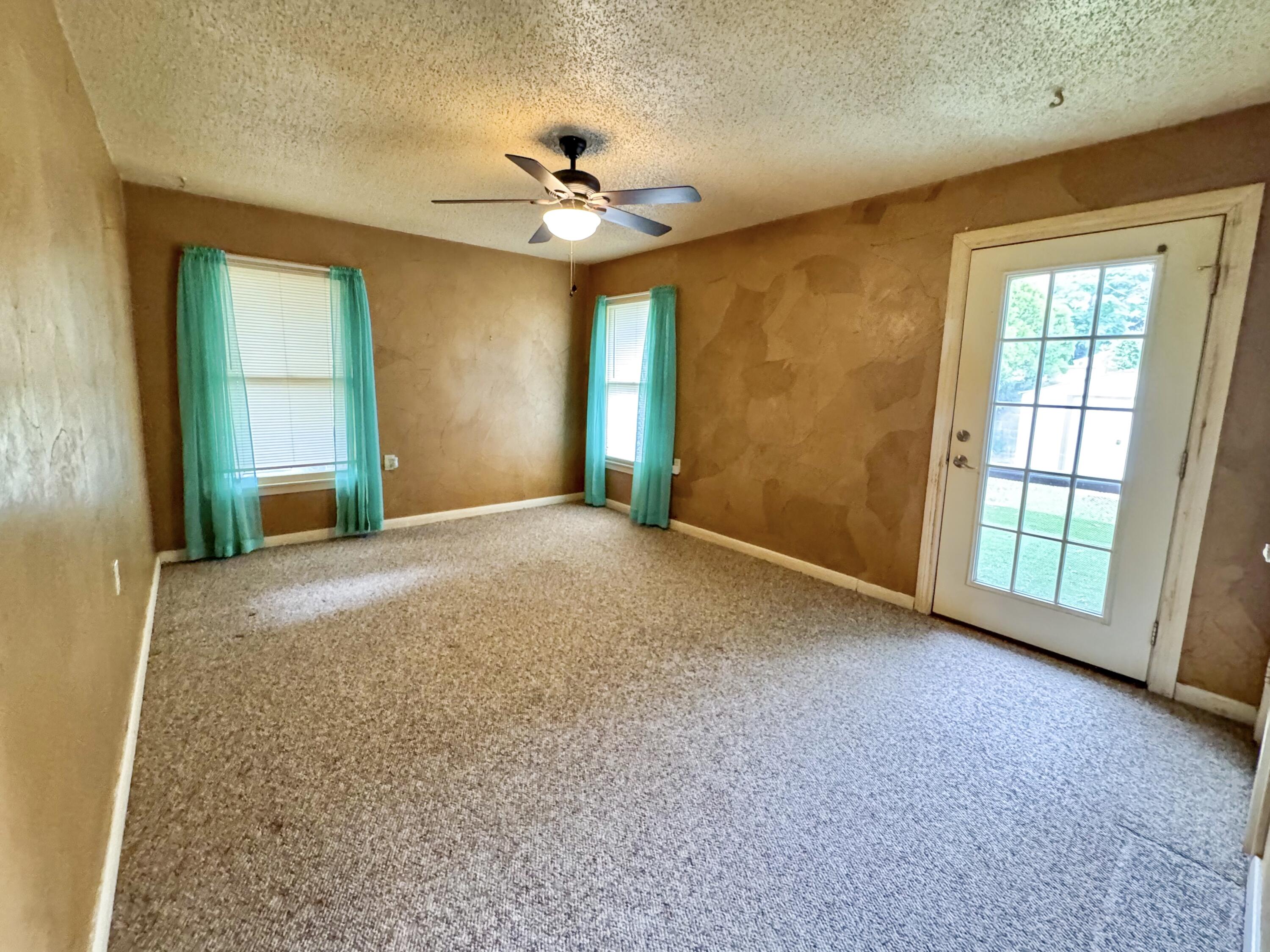 2307 W Twohig Avenue Property Photo 20