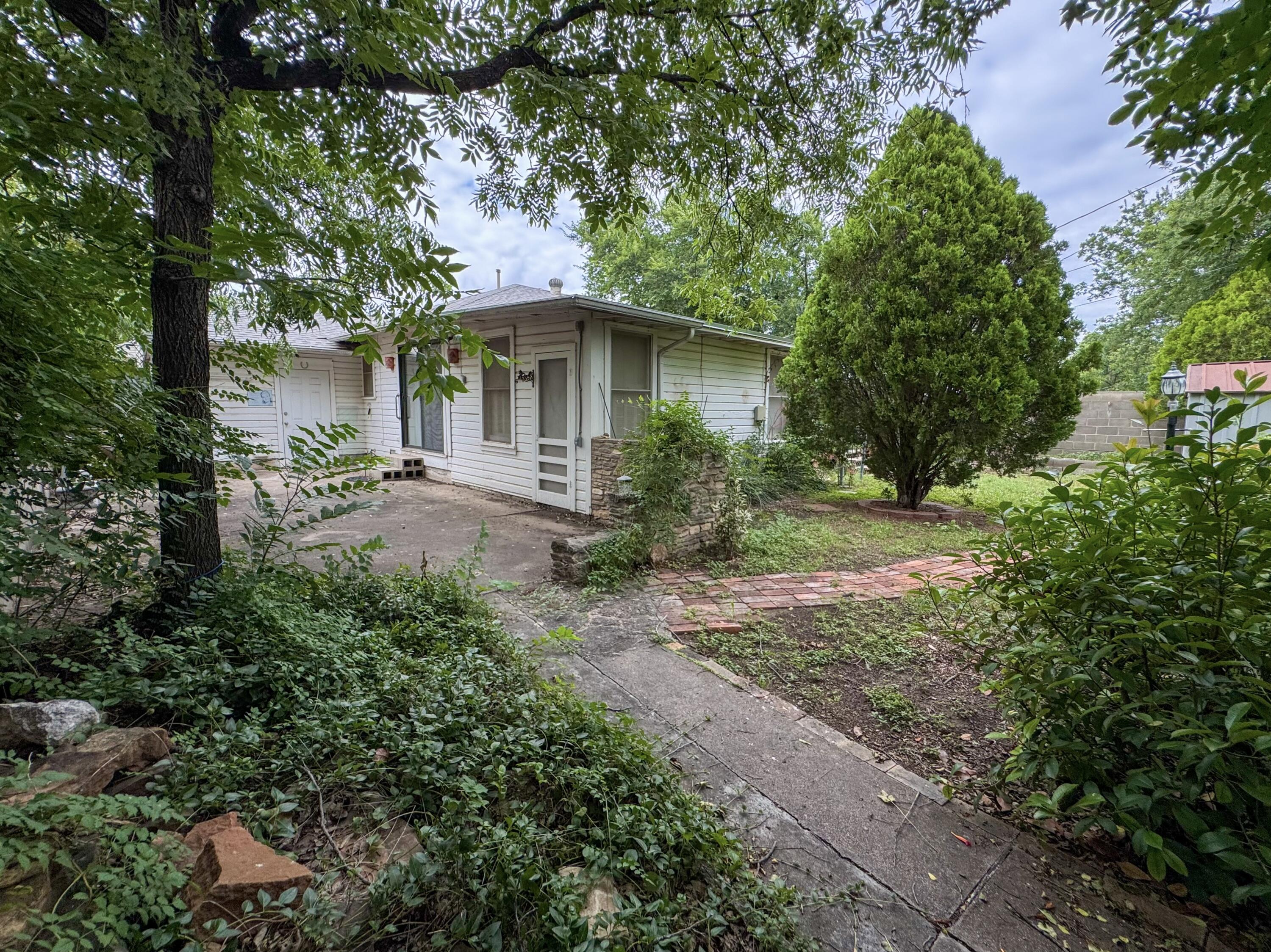 2307 W Twohig Avenue Property Photo 24