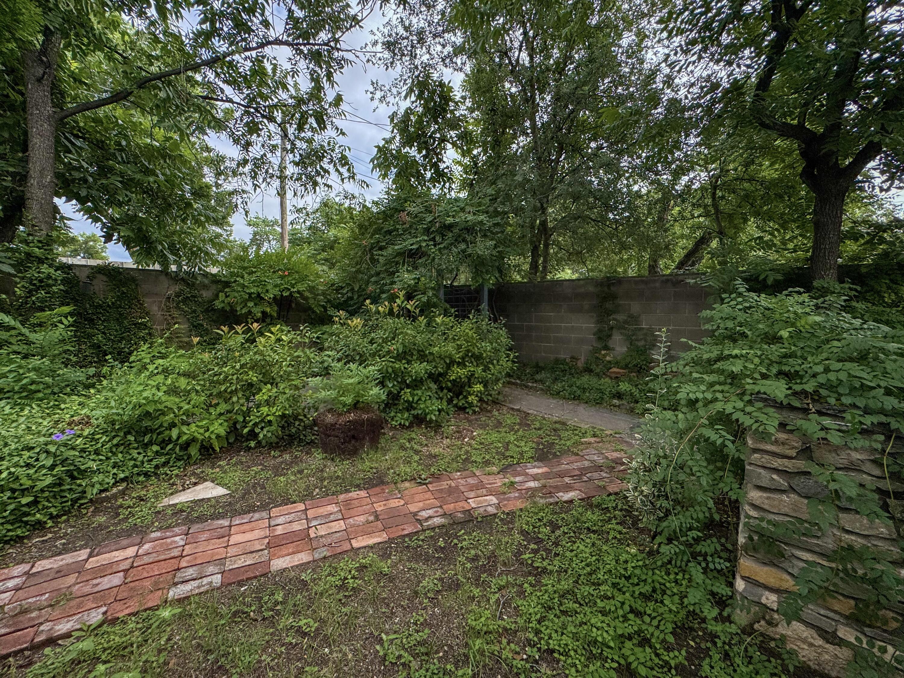 2307 W Twohig Avenue Property Photo 25