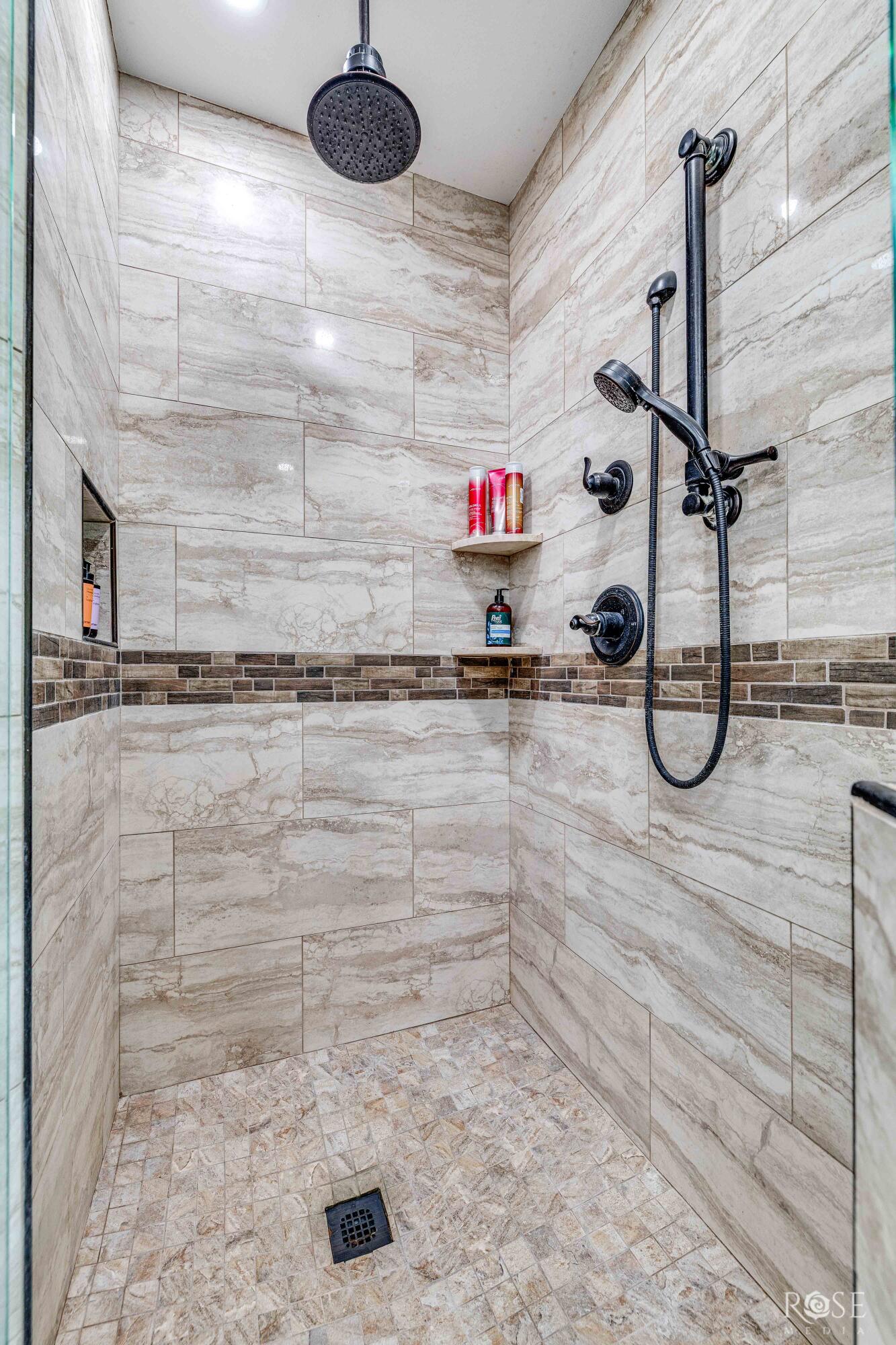 6402 Chalimar Road Property Photo 26
