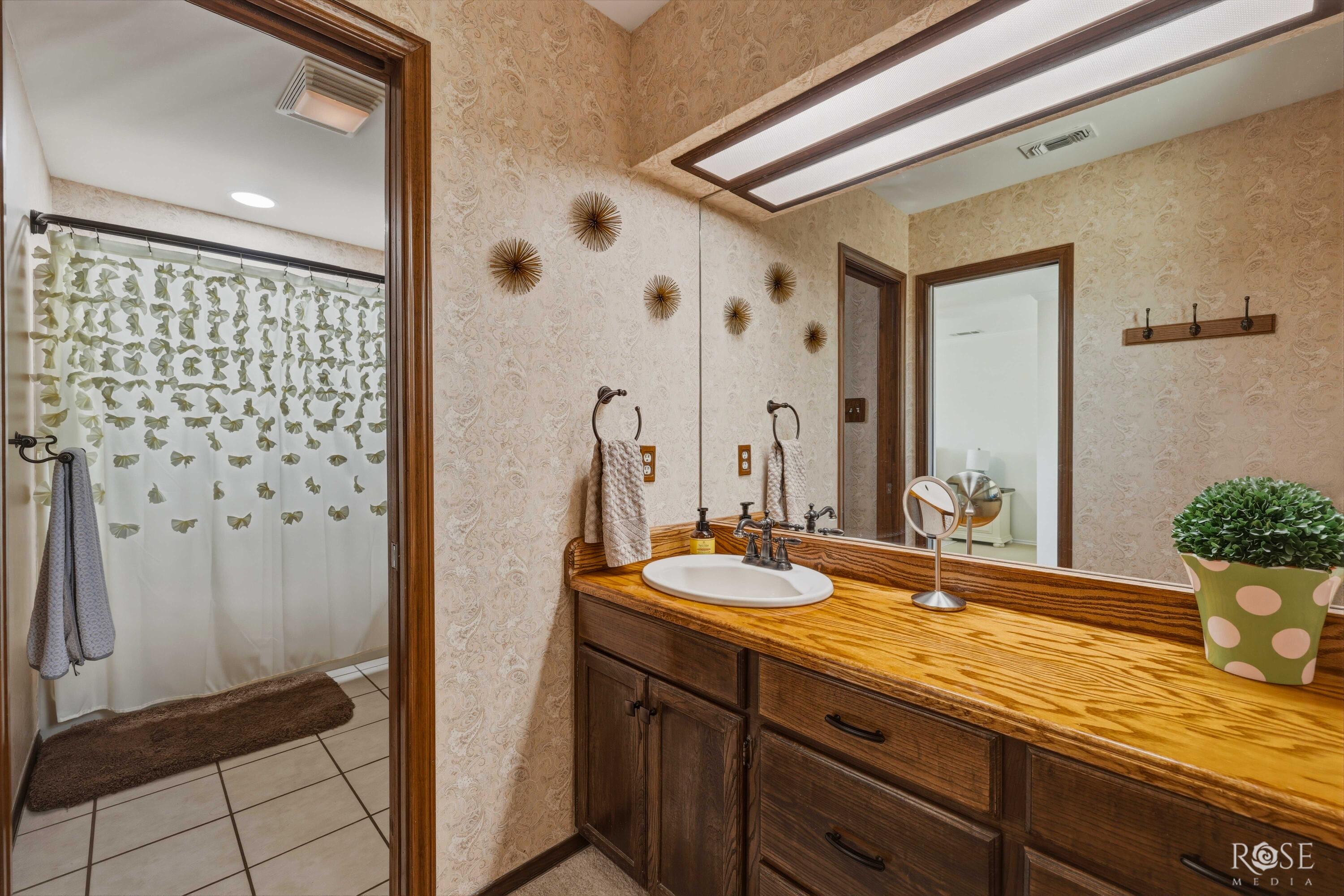 6402 Chalimar Road Property Photo 30
