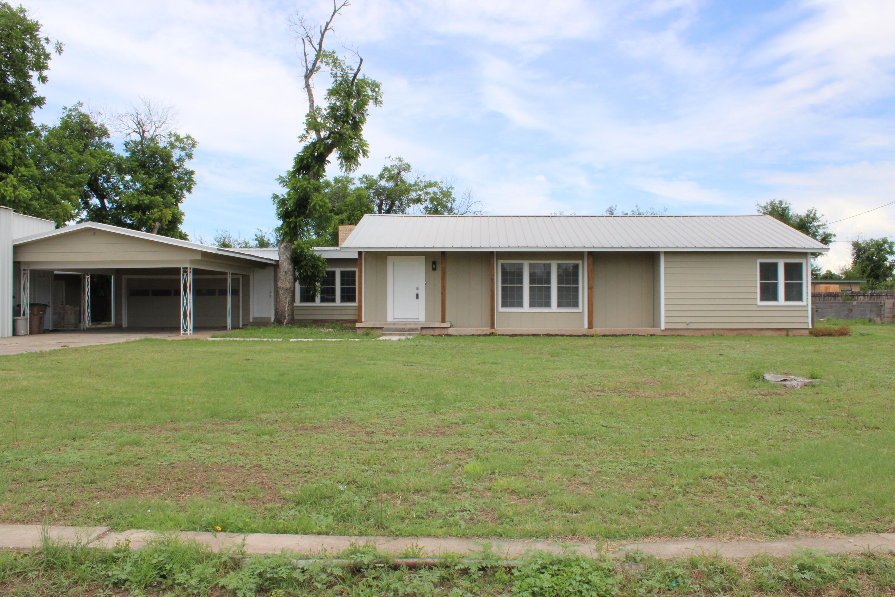 3922 Grape Creek Road Property Photo 1