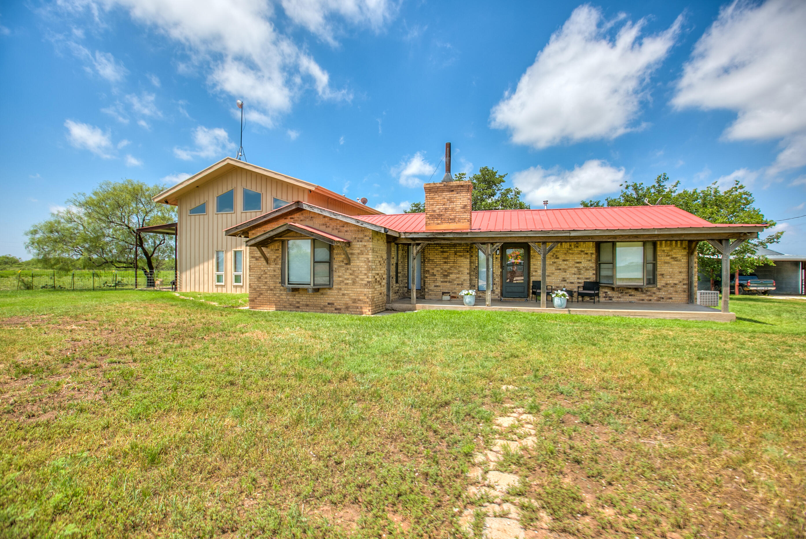 2602 Fm2111 Property Photo 3