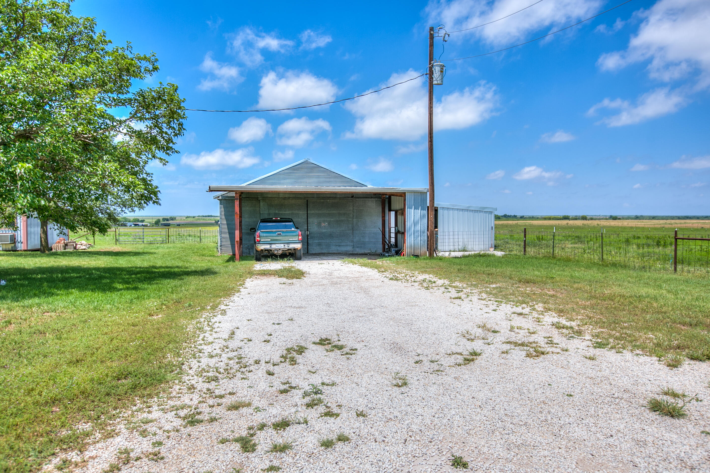 2602 Fm2111 Property Photo 7