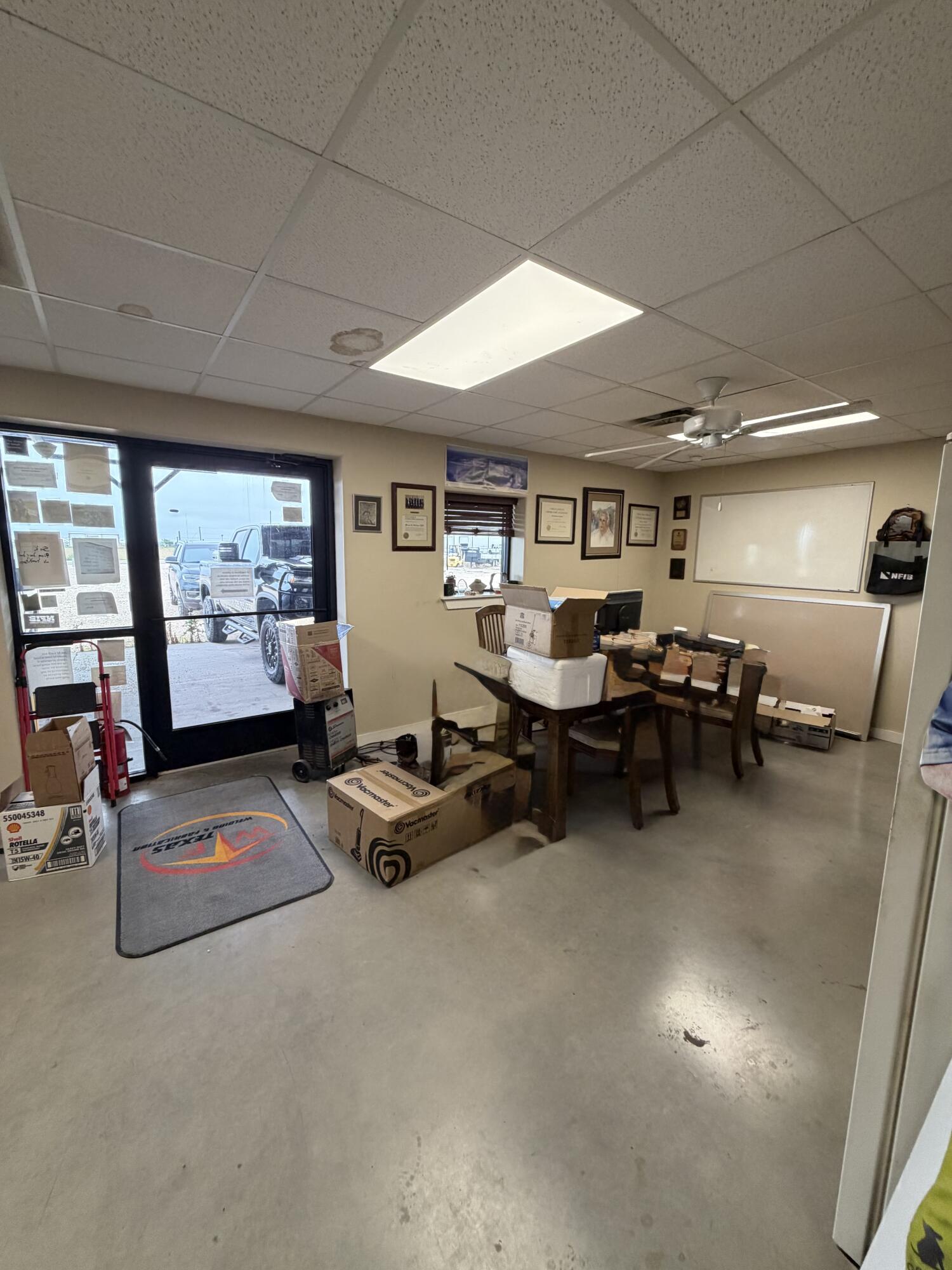 6656 Spindle Top Road Property Photo 38
