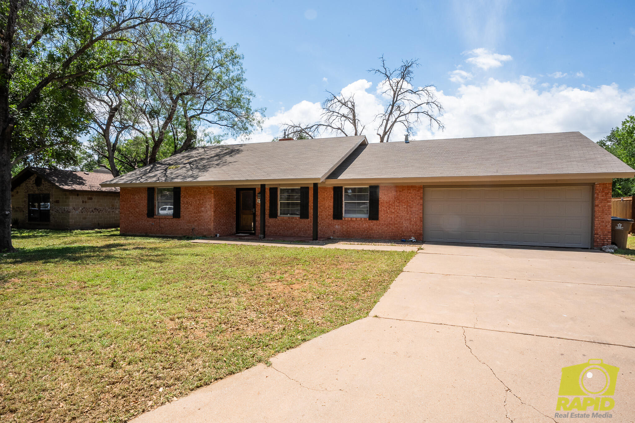 2813 Oak Forest Drive Property Photo 1