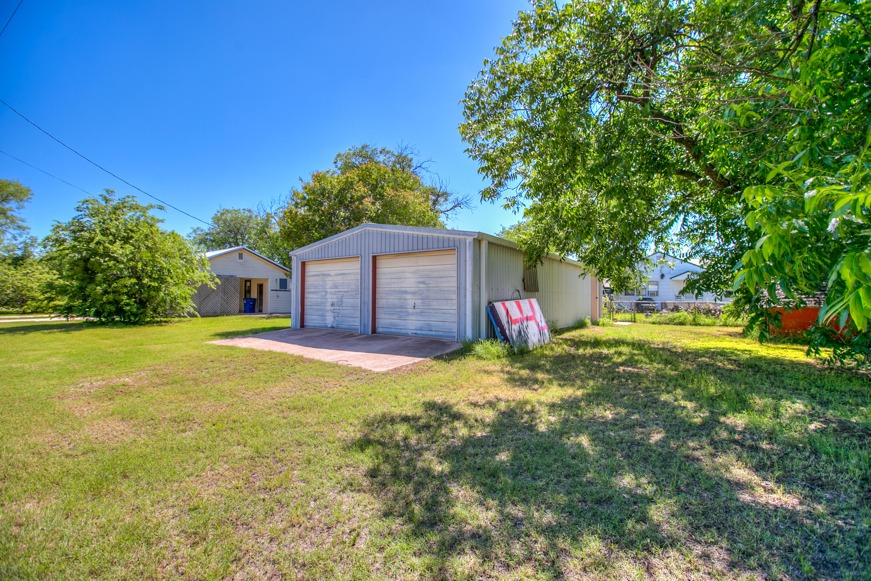 805 Sycamore Street Property Photo 32