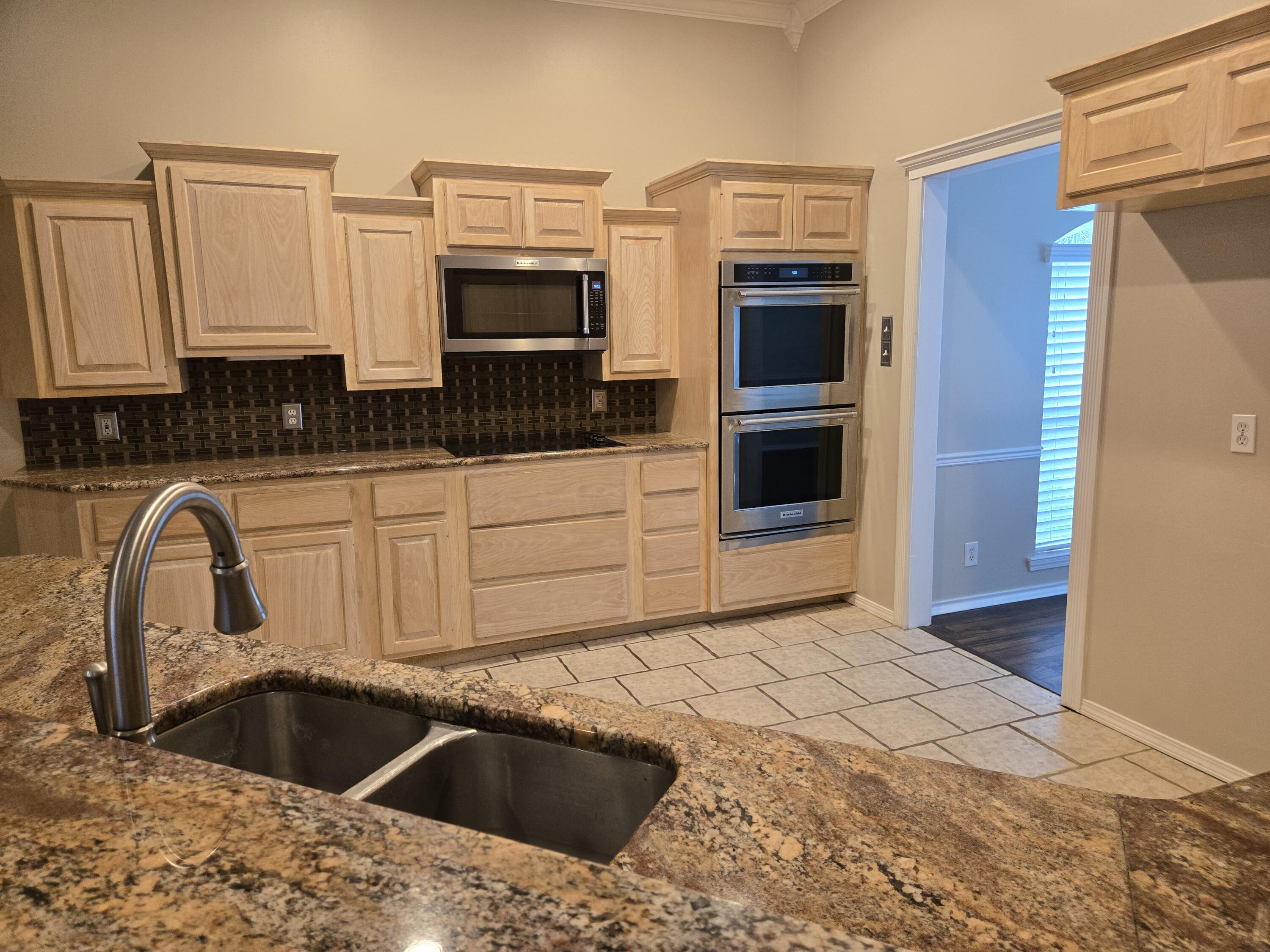 3015 Grandview Drive Property Photo 3