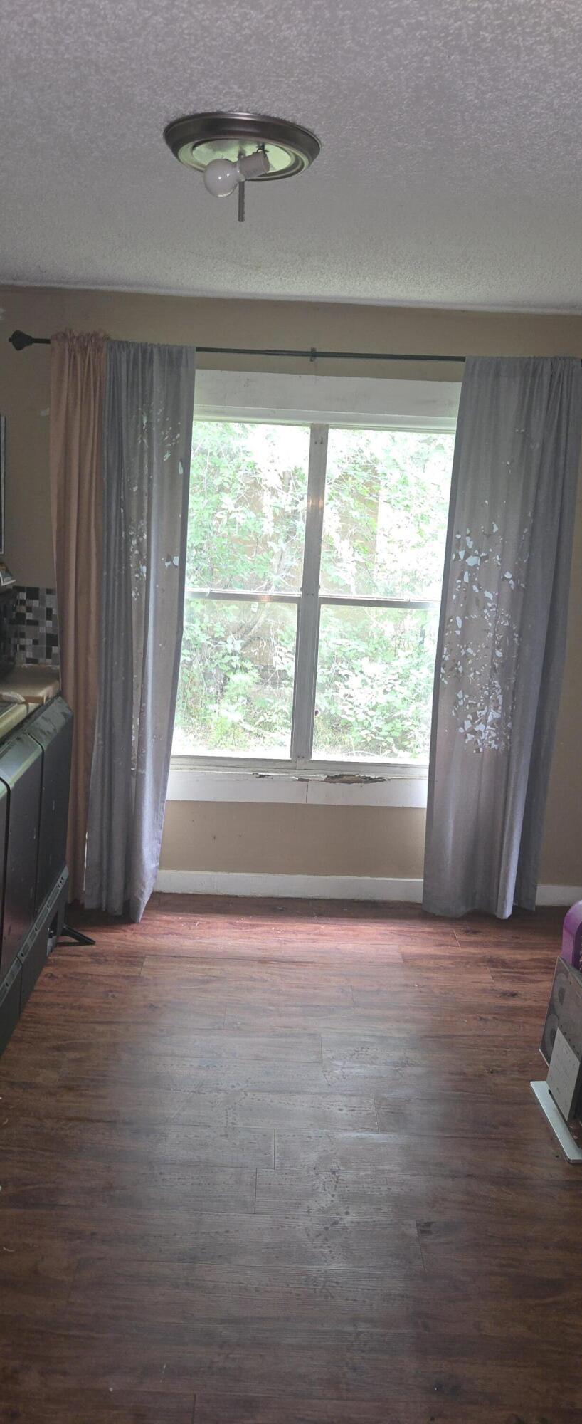 113 W 21st Street Property Photo 2