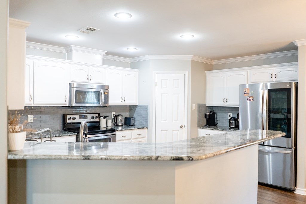 1215 Dorchester Drive Property Photo 7