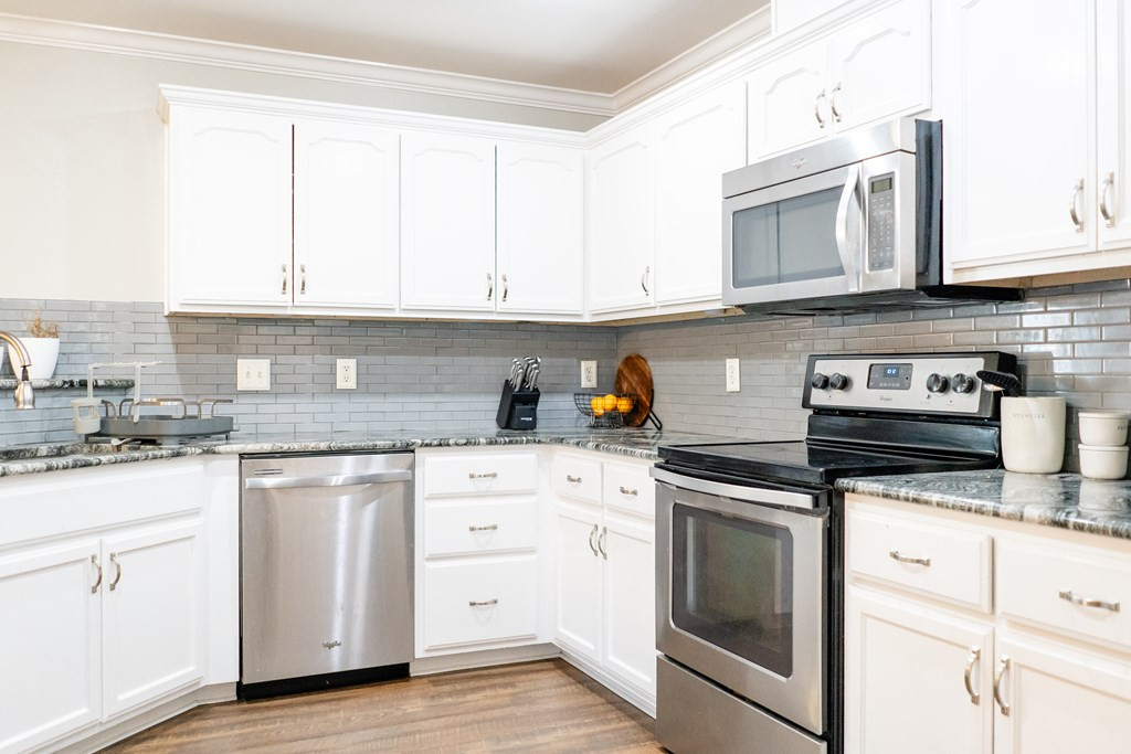 1215 Dorchester Drive Property Photo 9