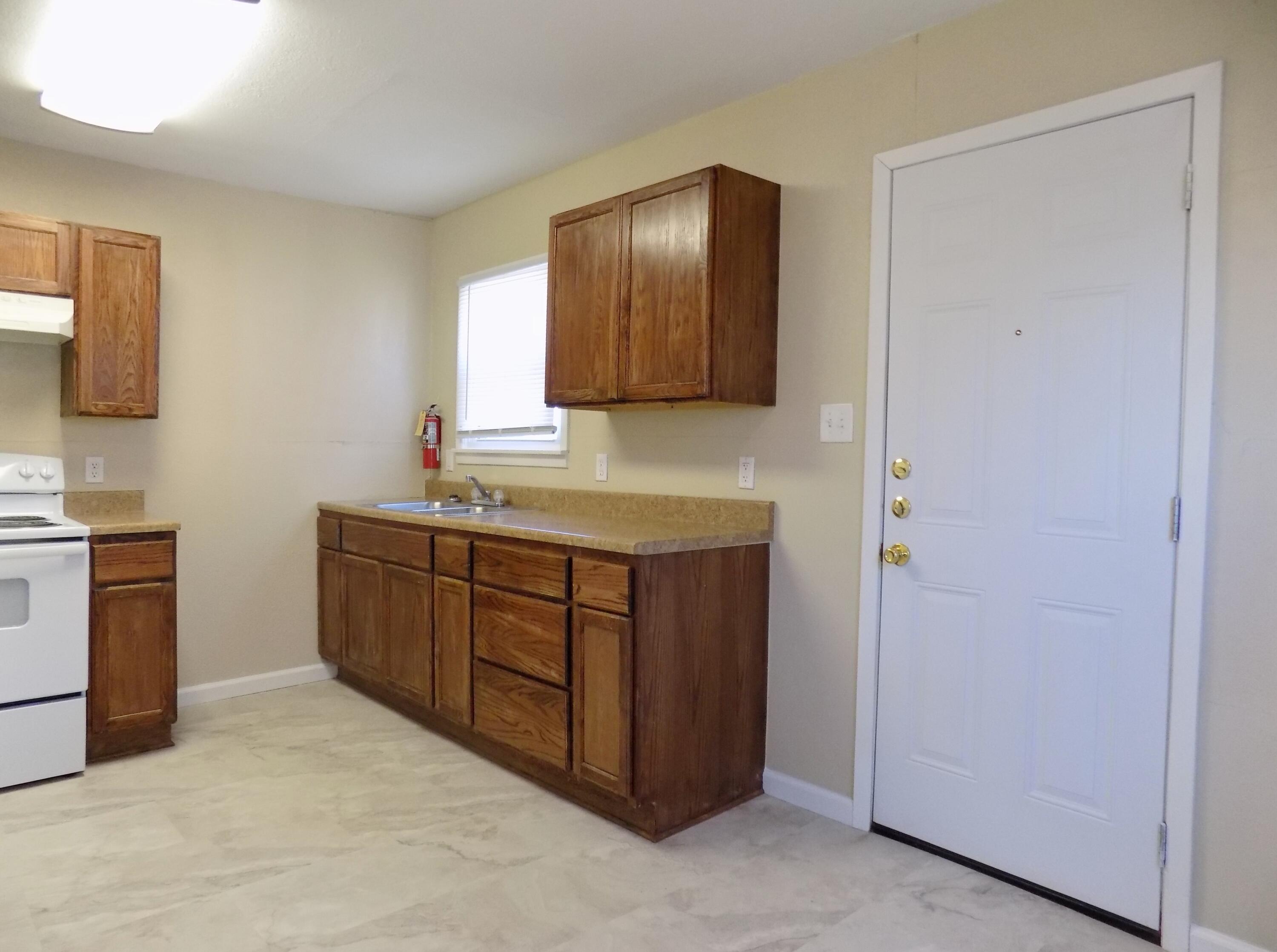330 W Avenue C Property Photo 6
