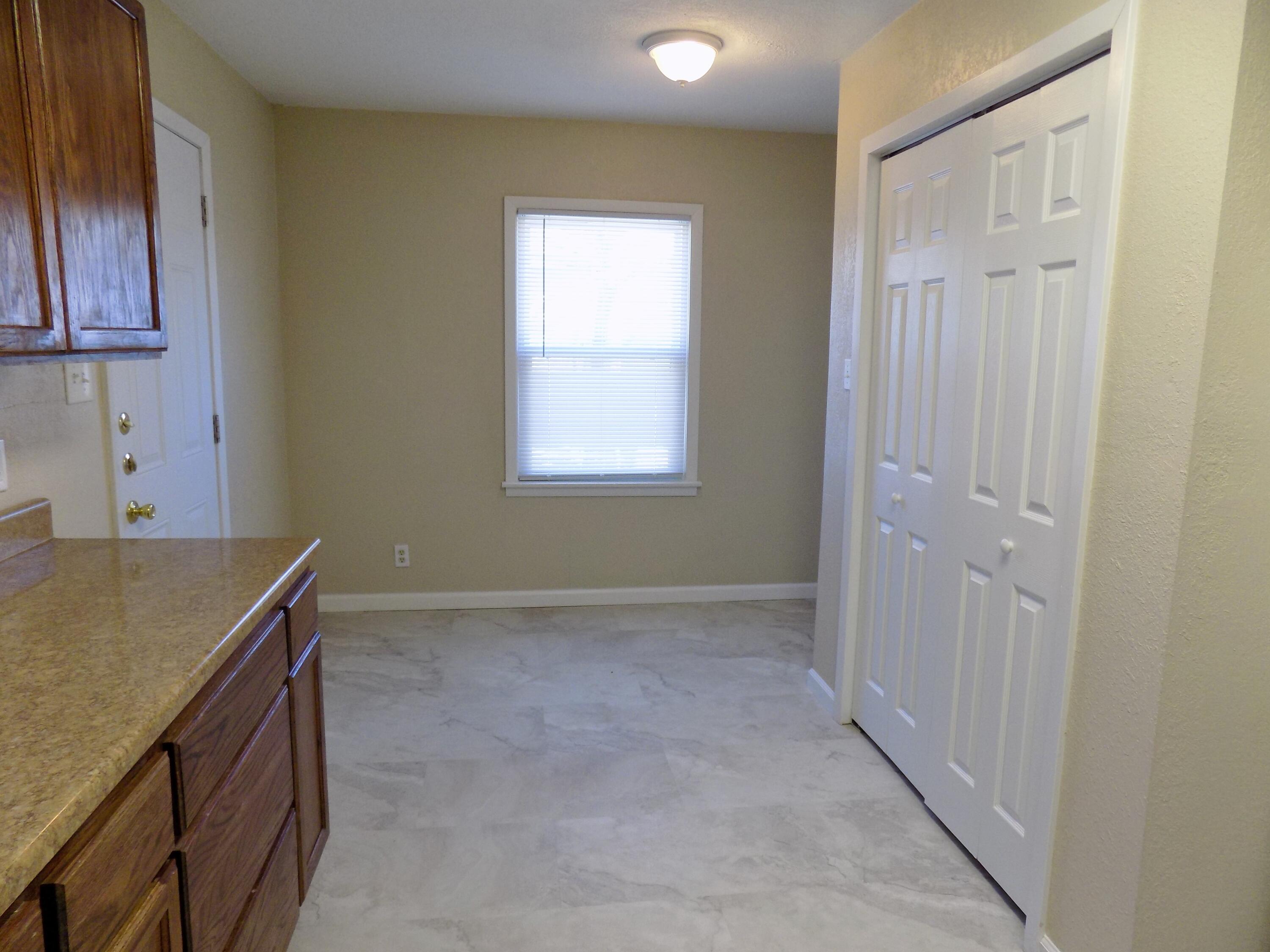 330 W Avenue C Property Photo 7