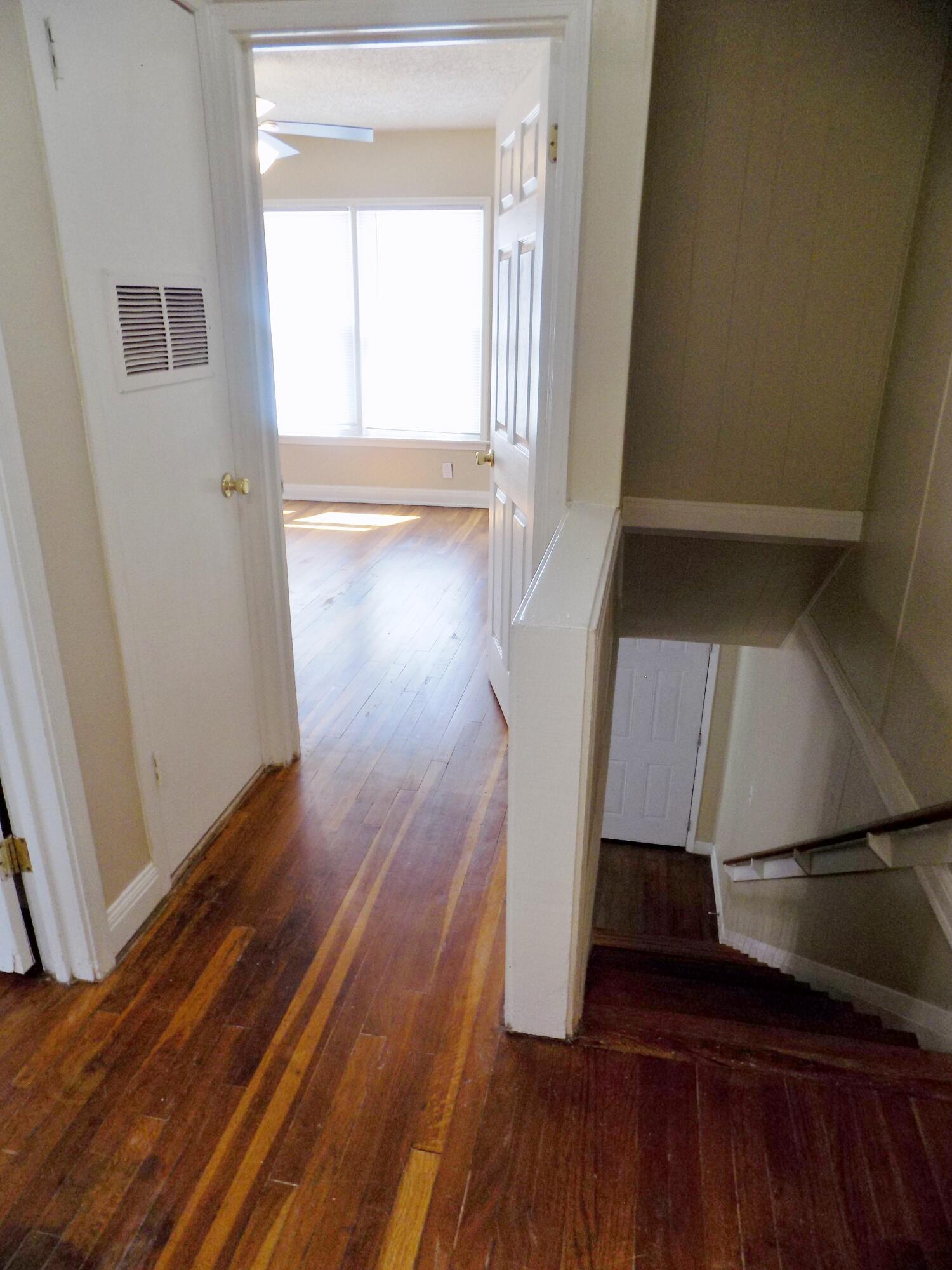 330 W Avenue C Property Photo 14