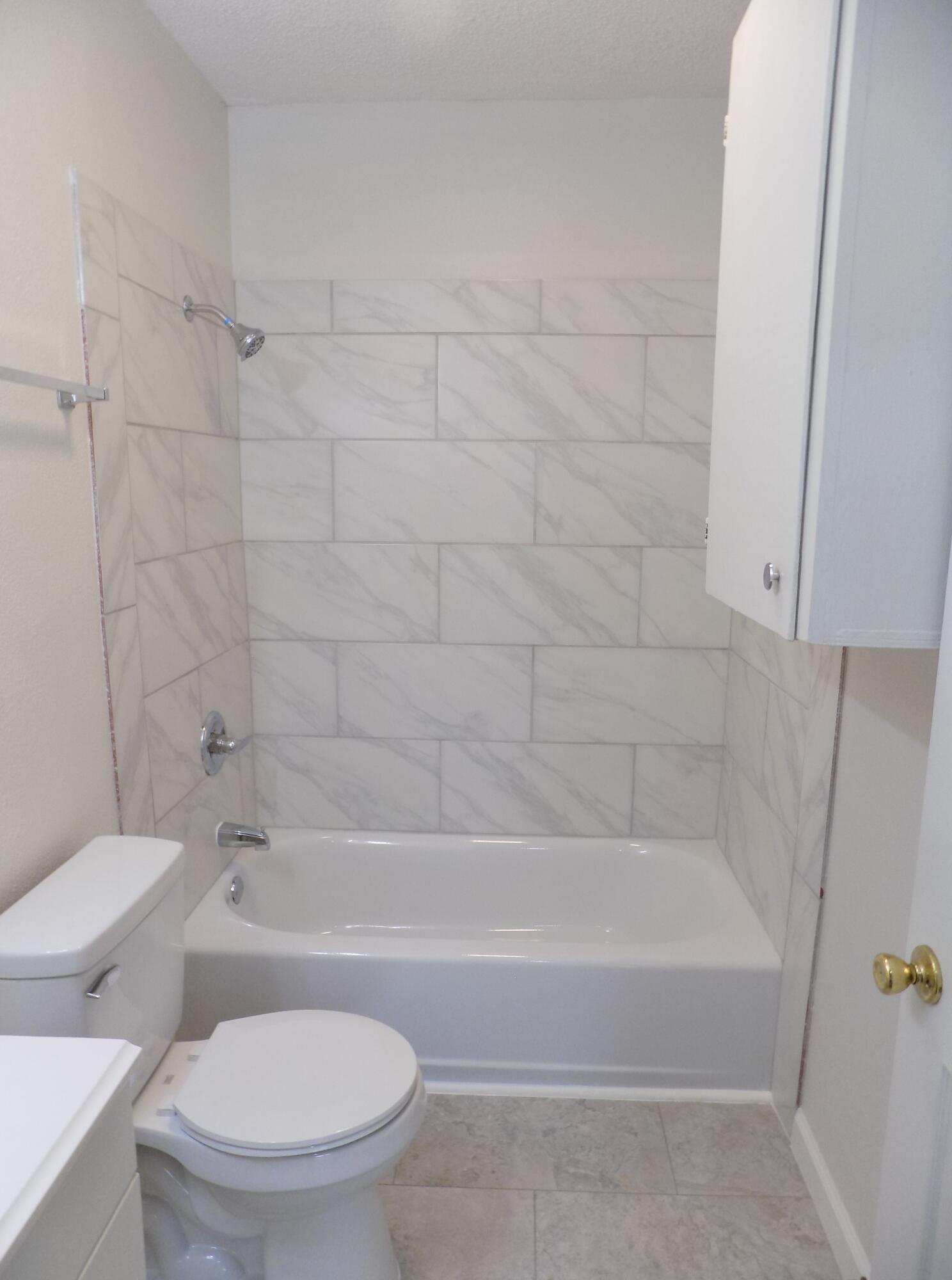 330 W Avenue C Property Photo 16