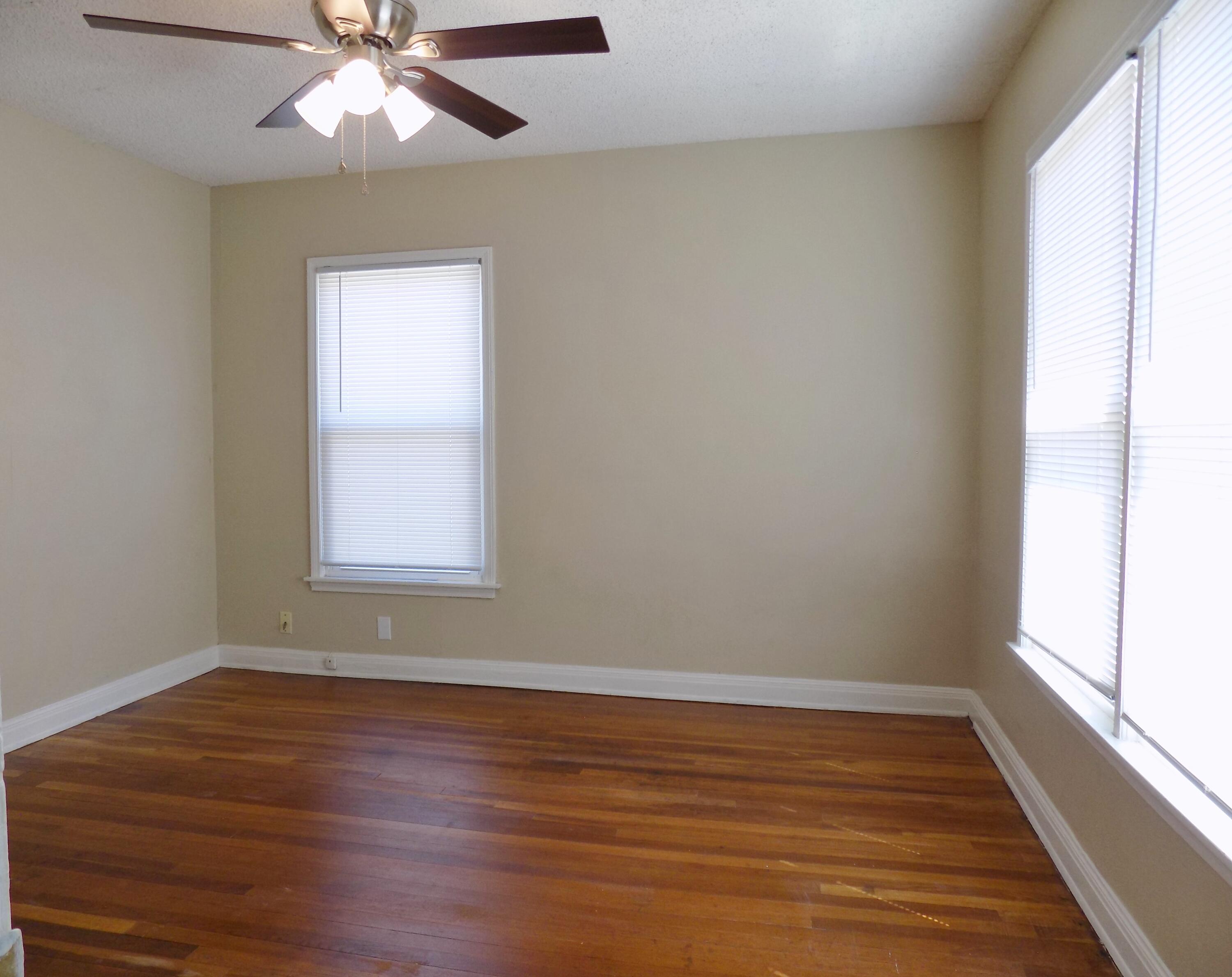330 W Avenue C Property Photo 18