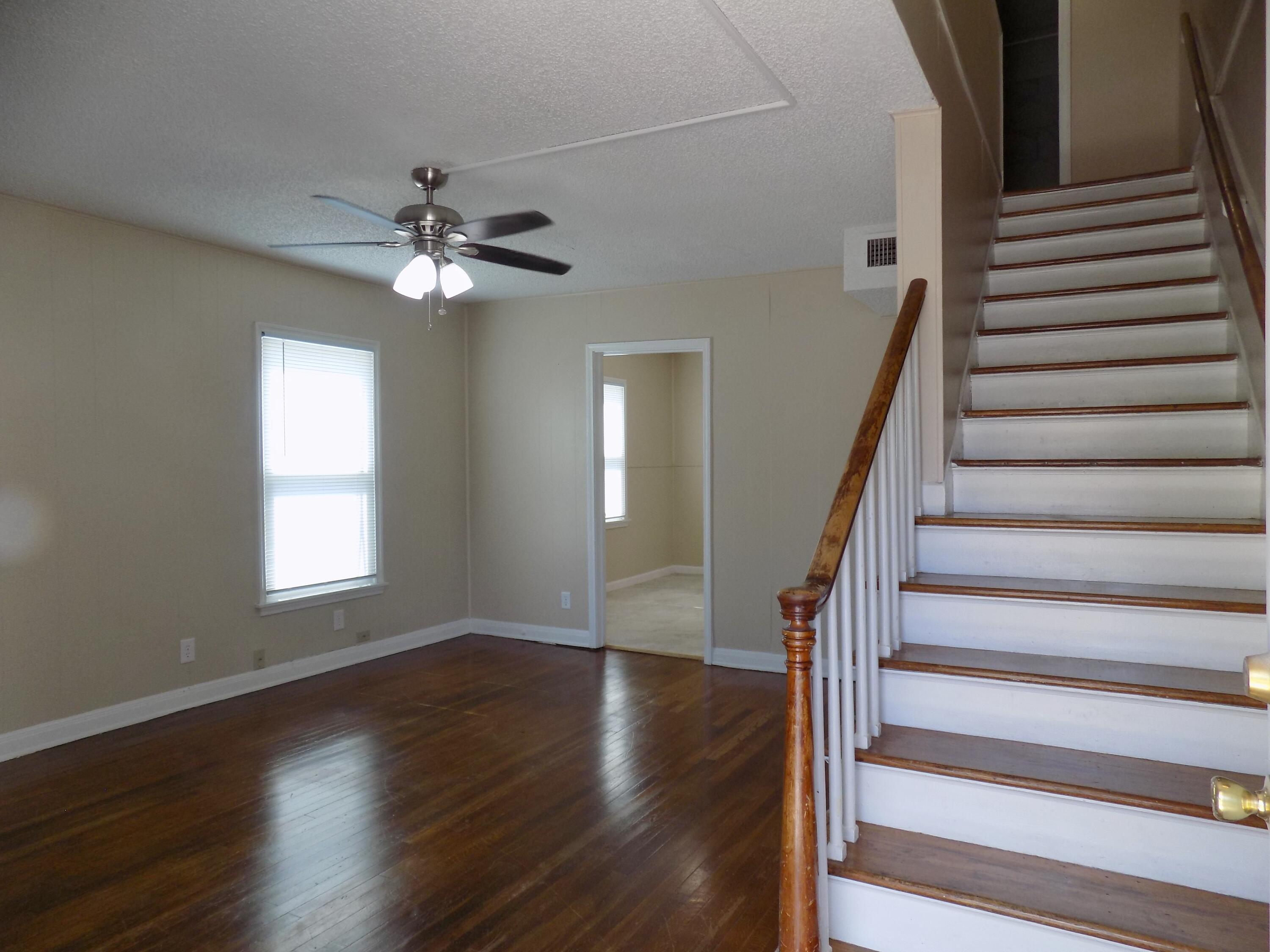 330 W Avenue C Property Photo 21