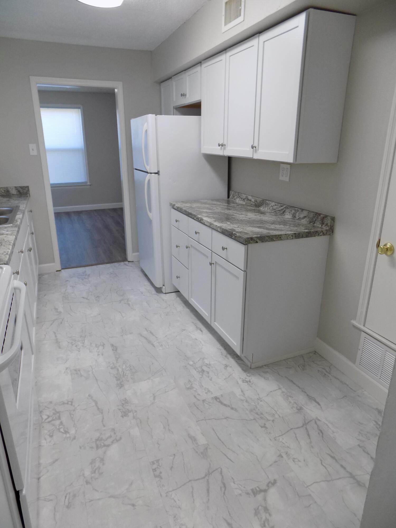 413 N Bishop Street Property Photo 4