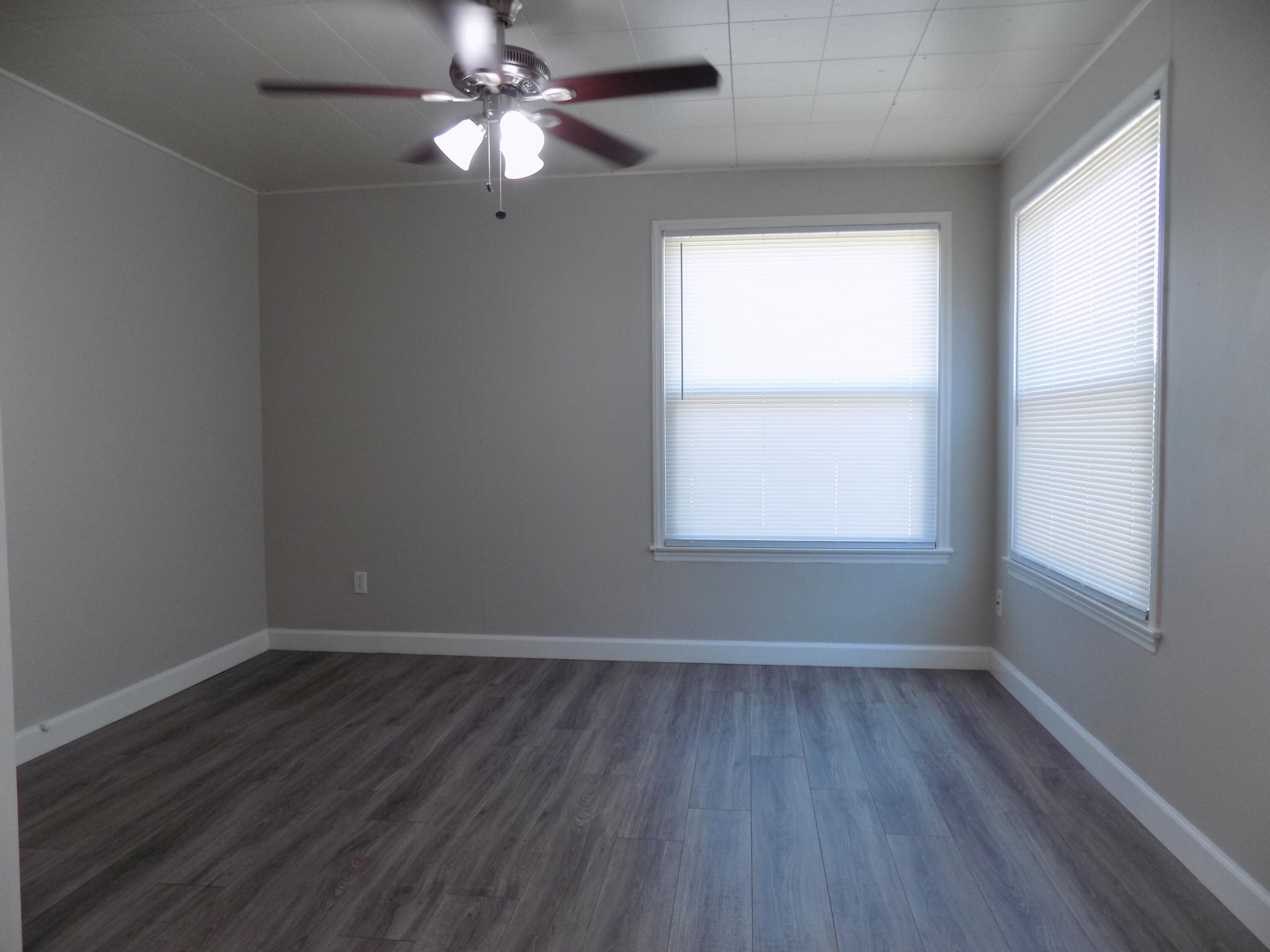 413 N Bishop Street Property Photo 5