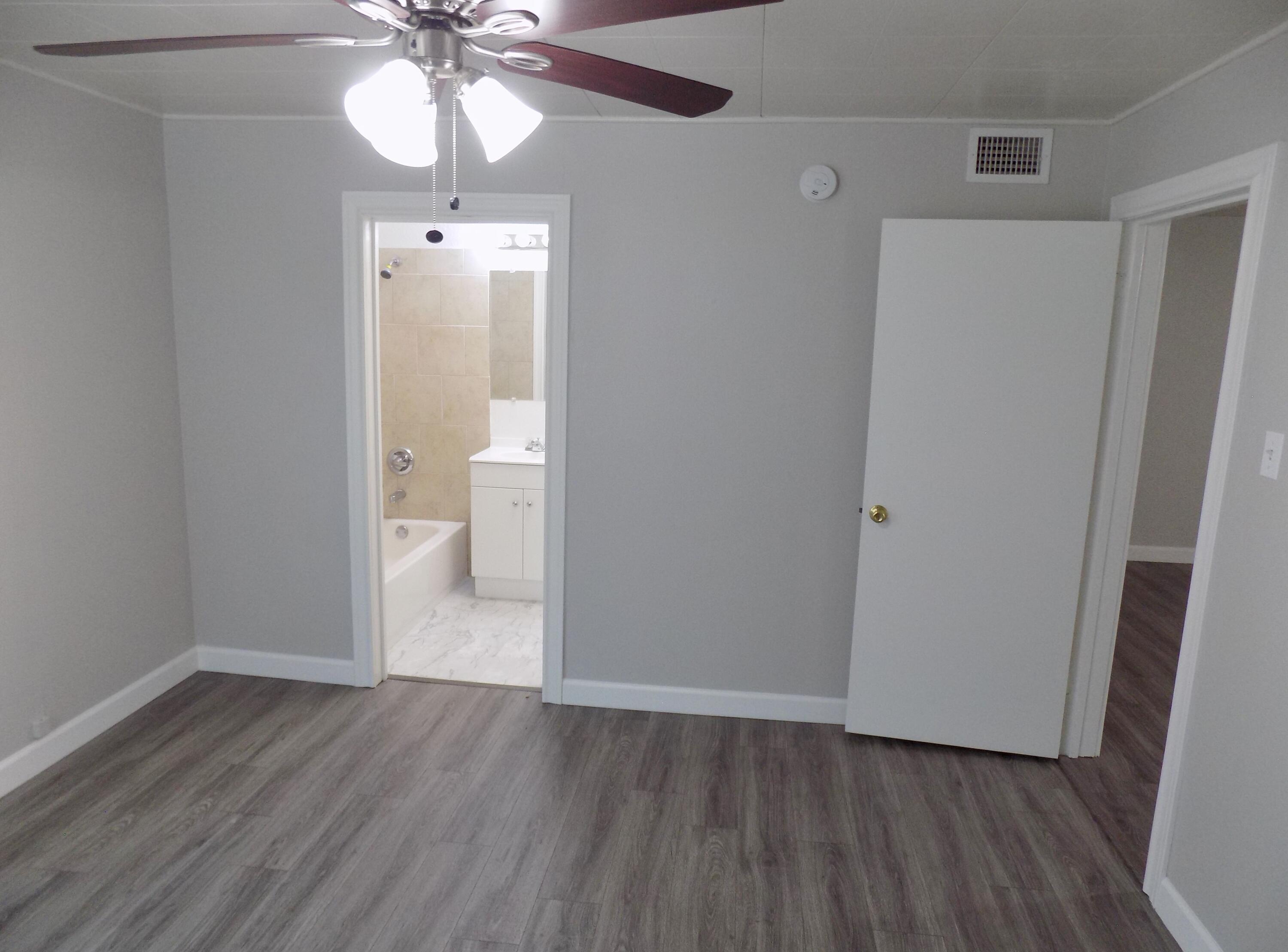 413 N Bishop Street Property Photo 7