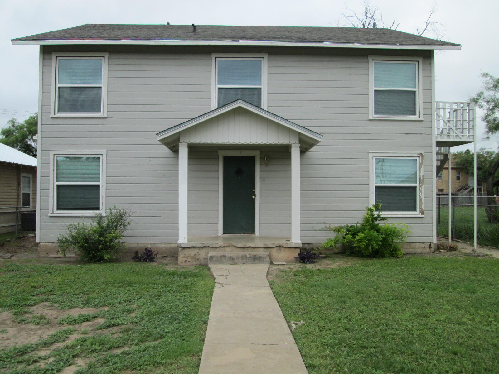 413 N Bishop Street Property Photo 10