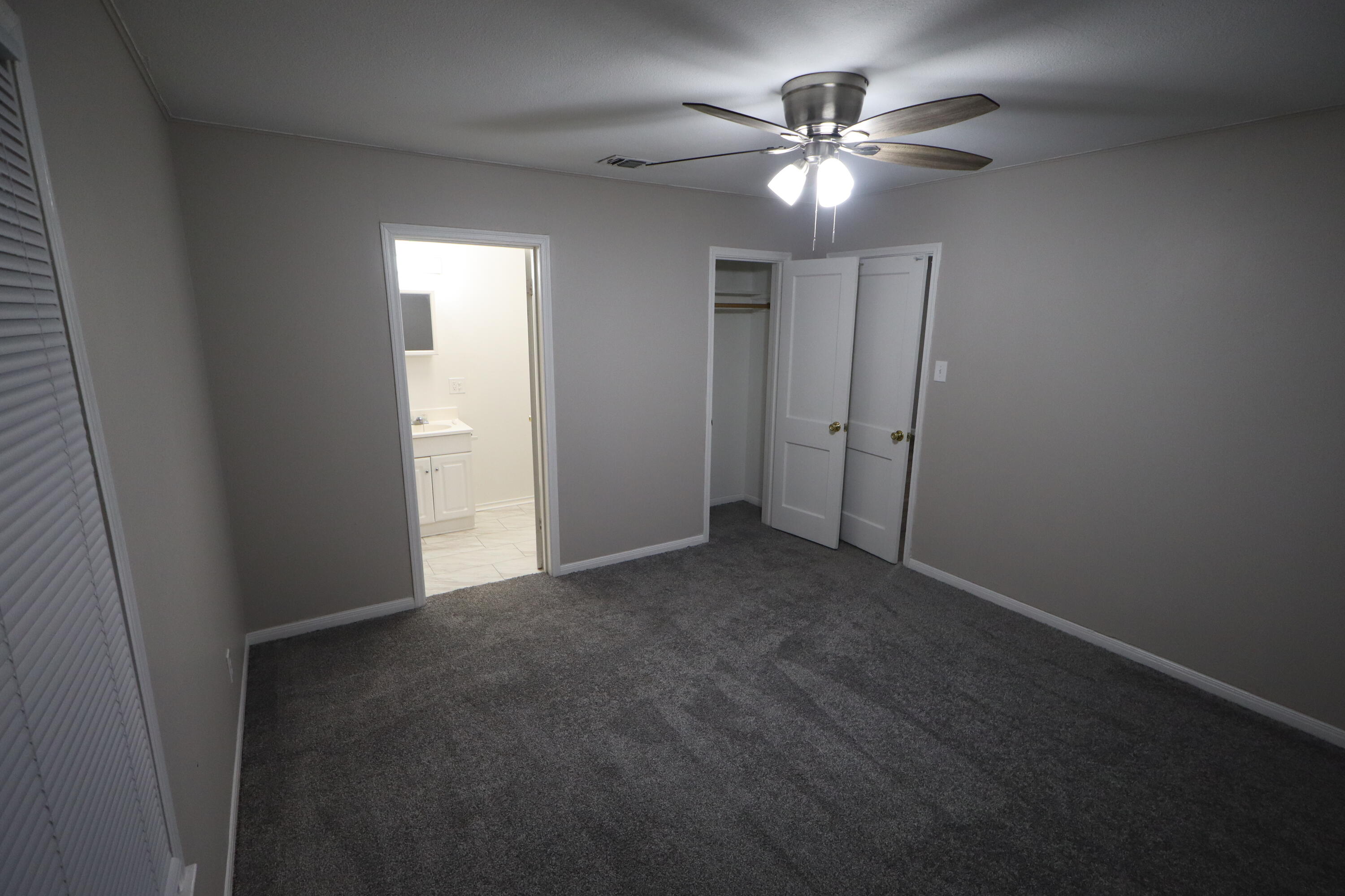 413 N Bishop Street Property Photo 11
