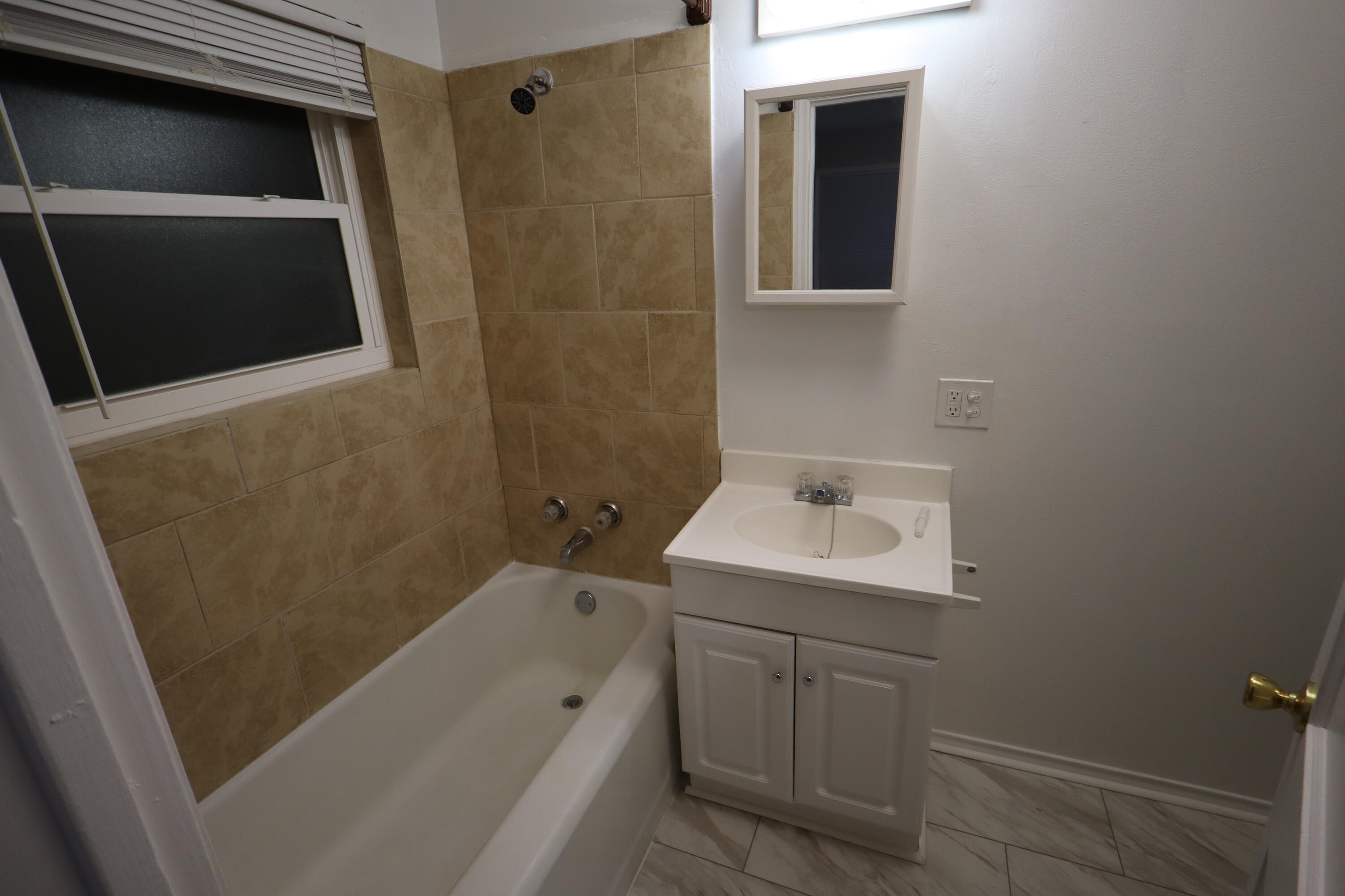 413 N Bishop Street Property Photo 12