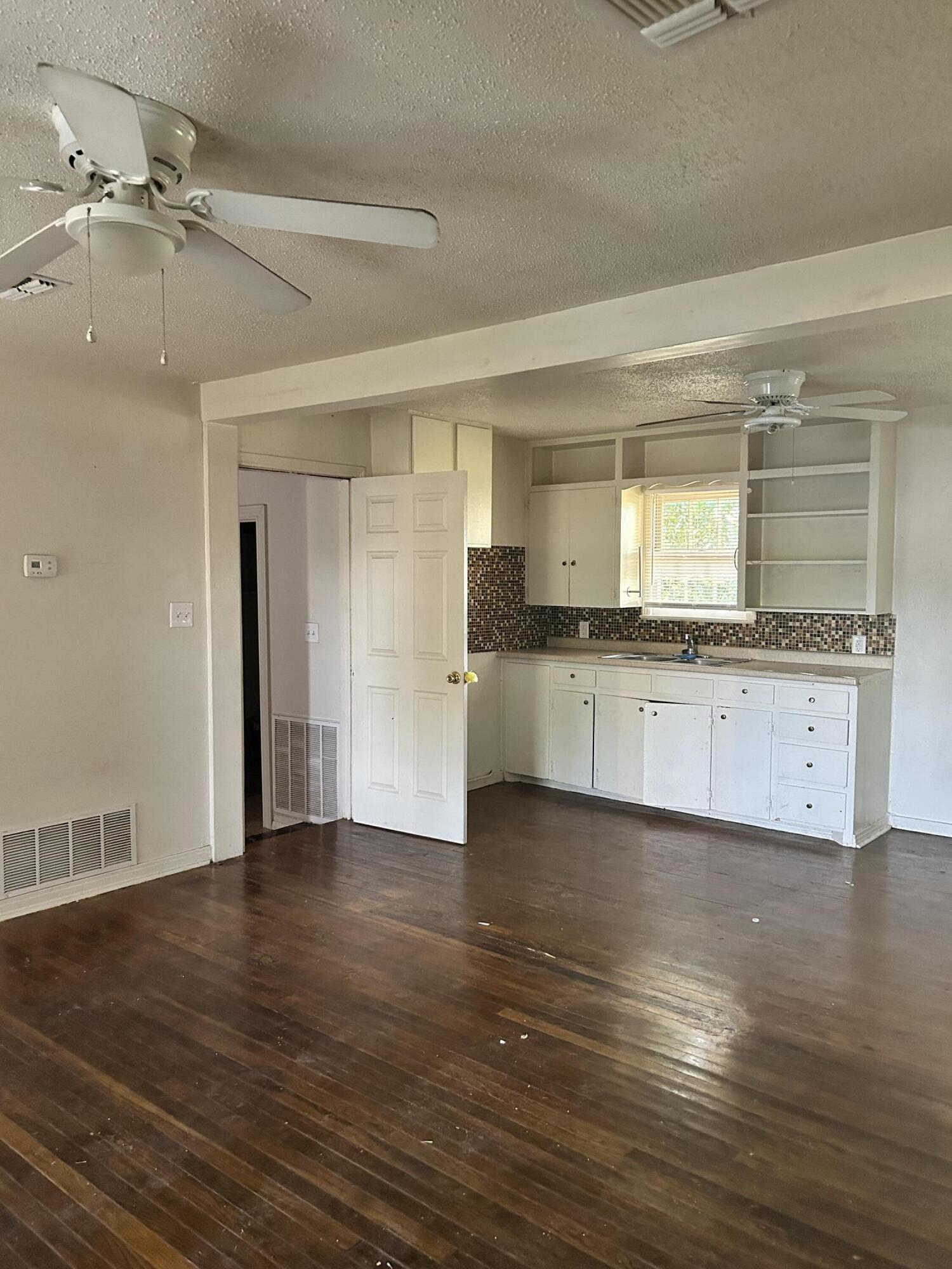 18 W 37th Street Property Photo 2