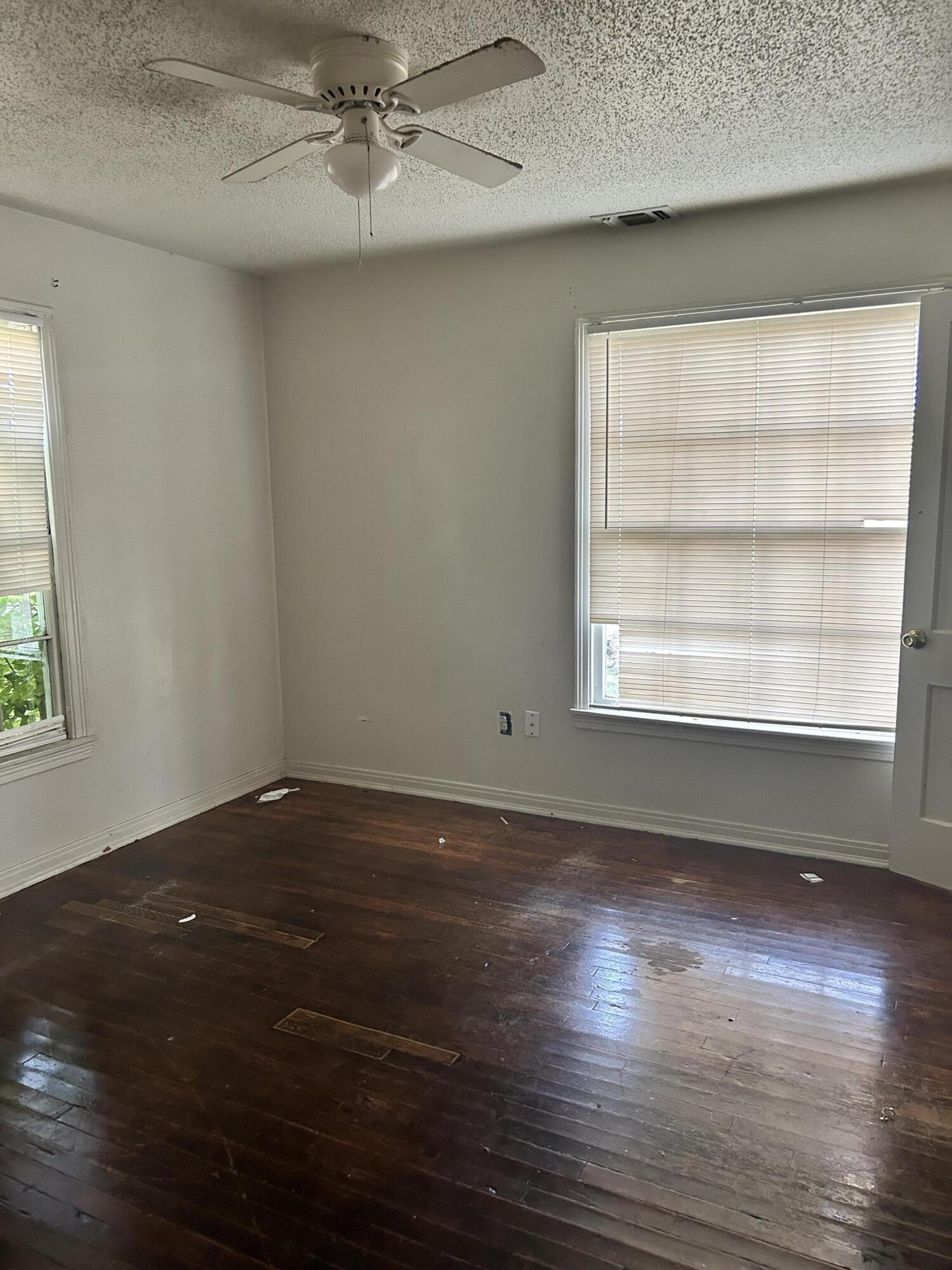 18 W 37th Street Property Photo 3