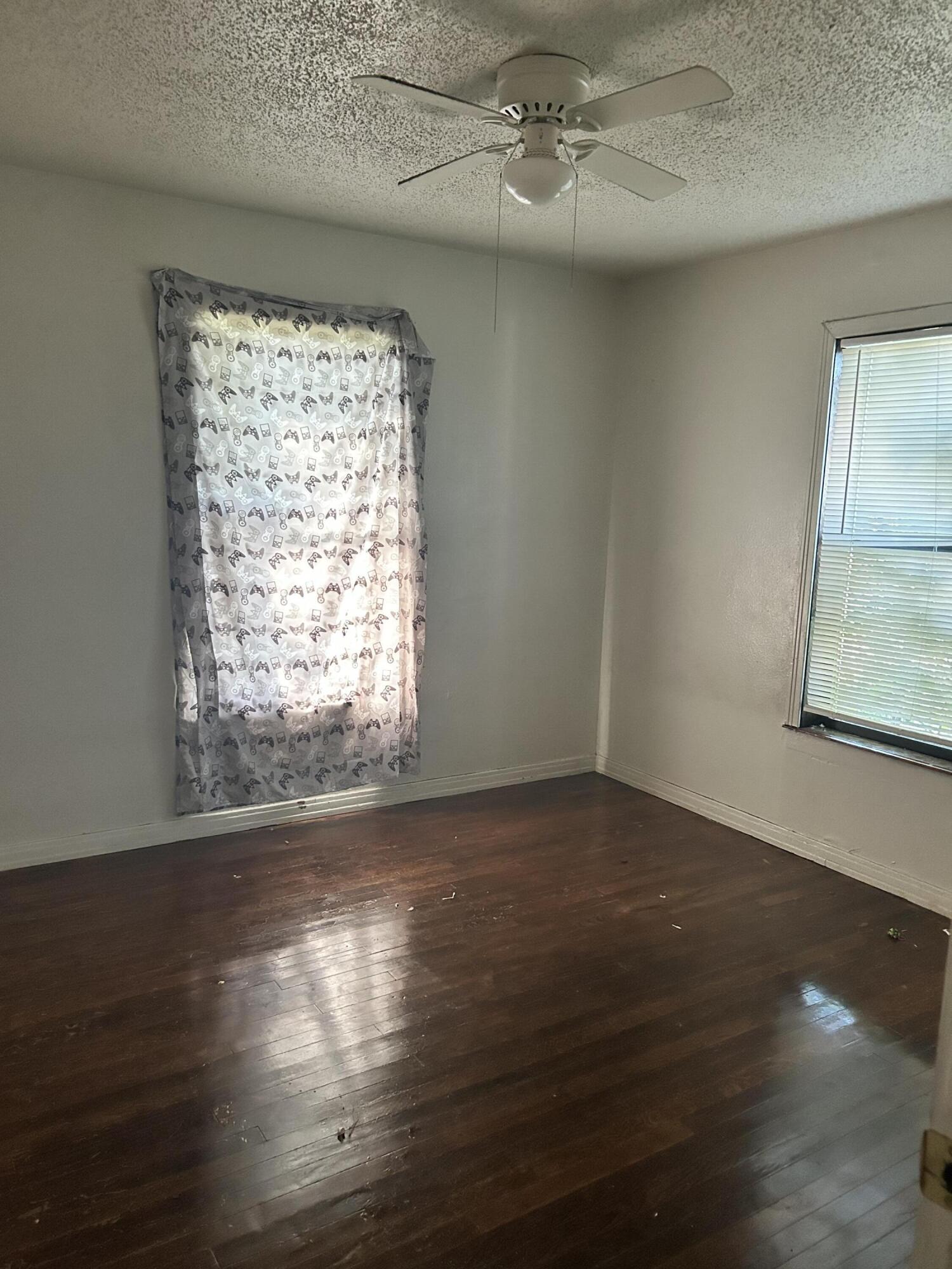 18 W 37th Street Property Photo 5