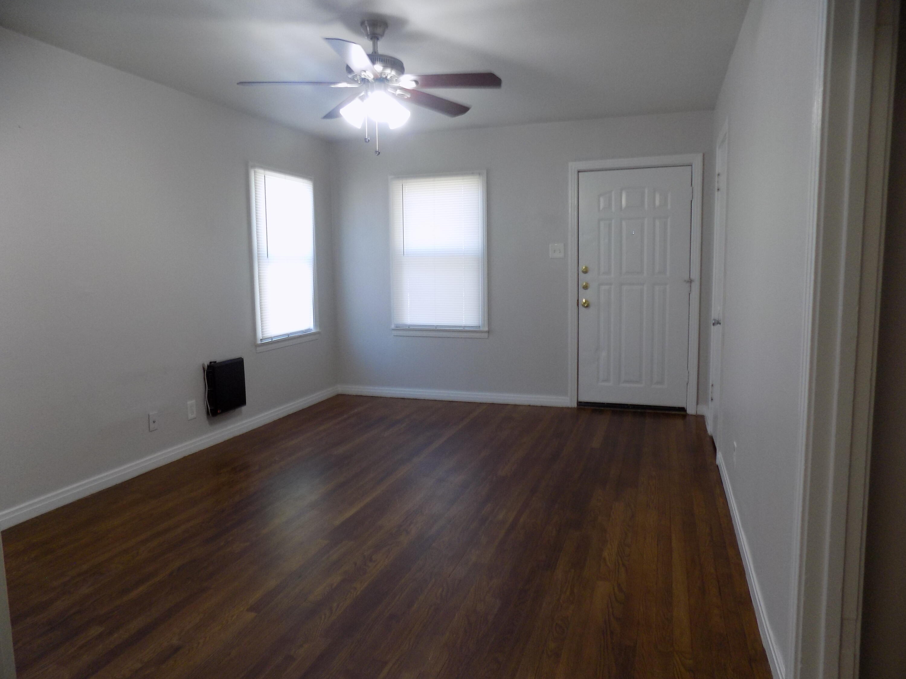 2338 Guadalupe Street Property Photo 6