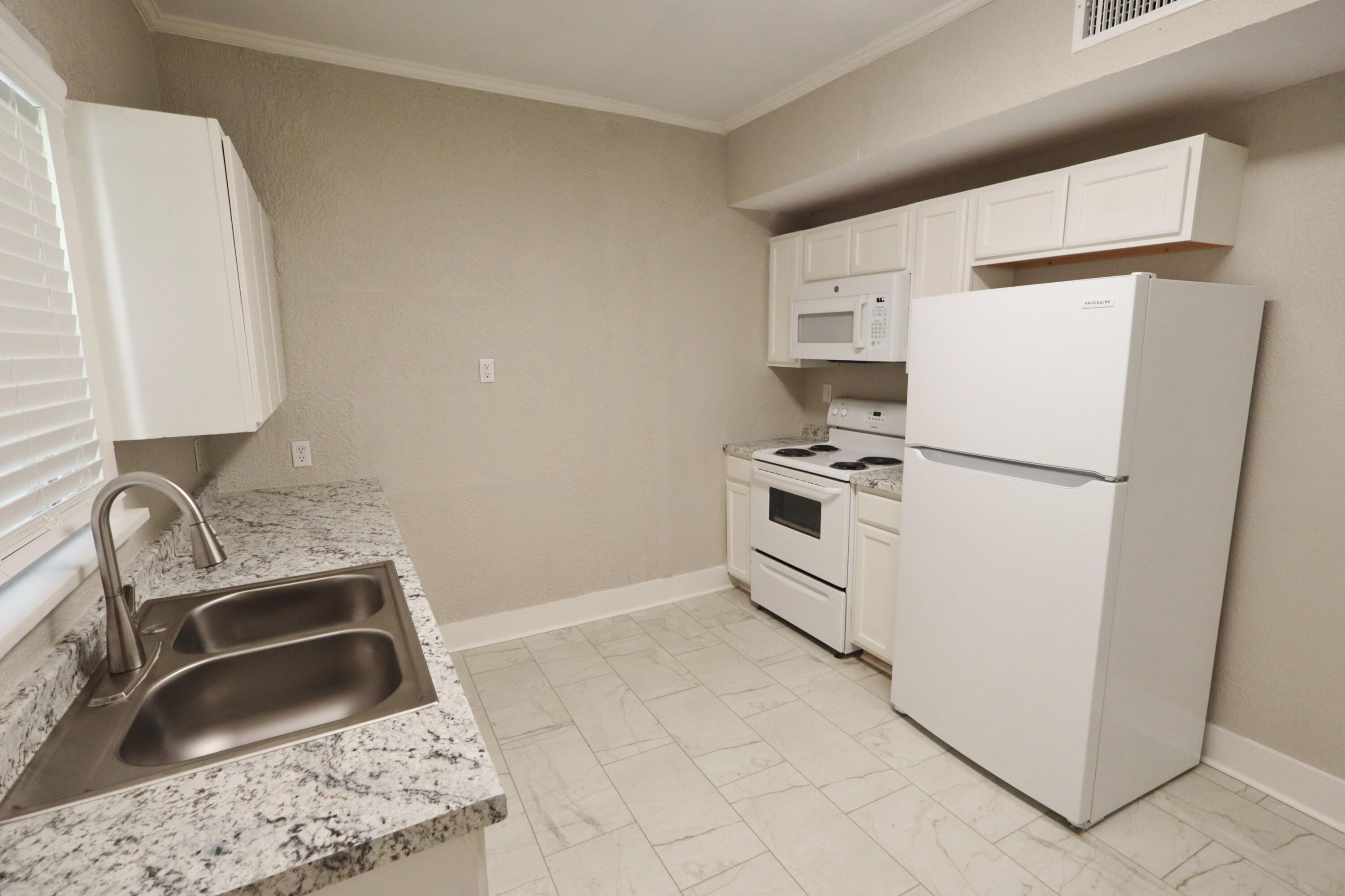 1710 Pecos Street Property Photo 4