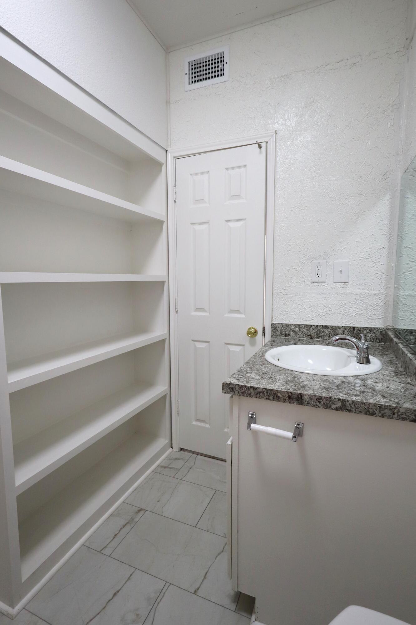 1722 Pecos Street Property Photo 10