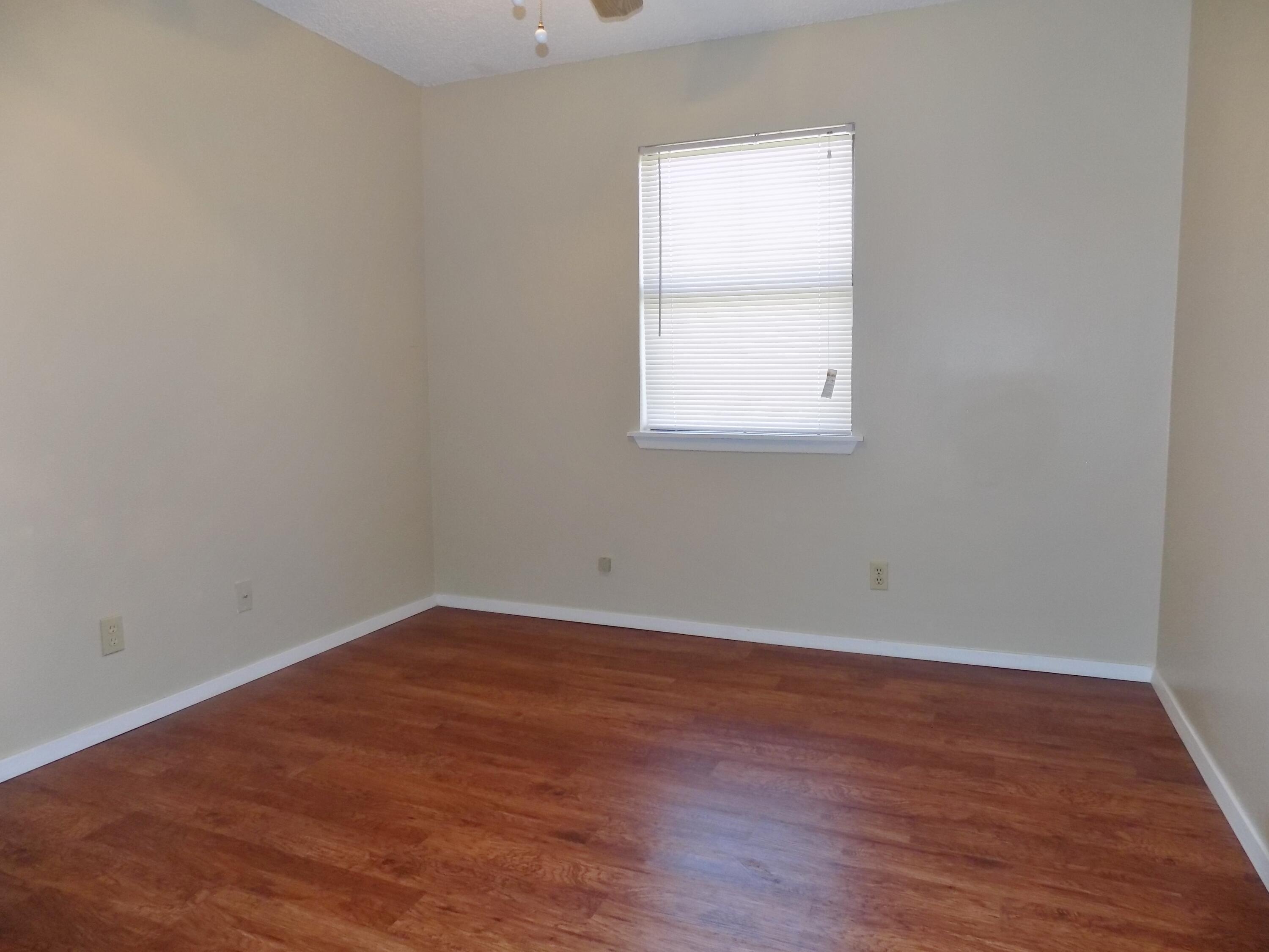 702 E Highland Boulevard Property Photo 7