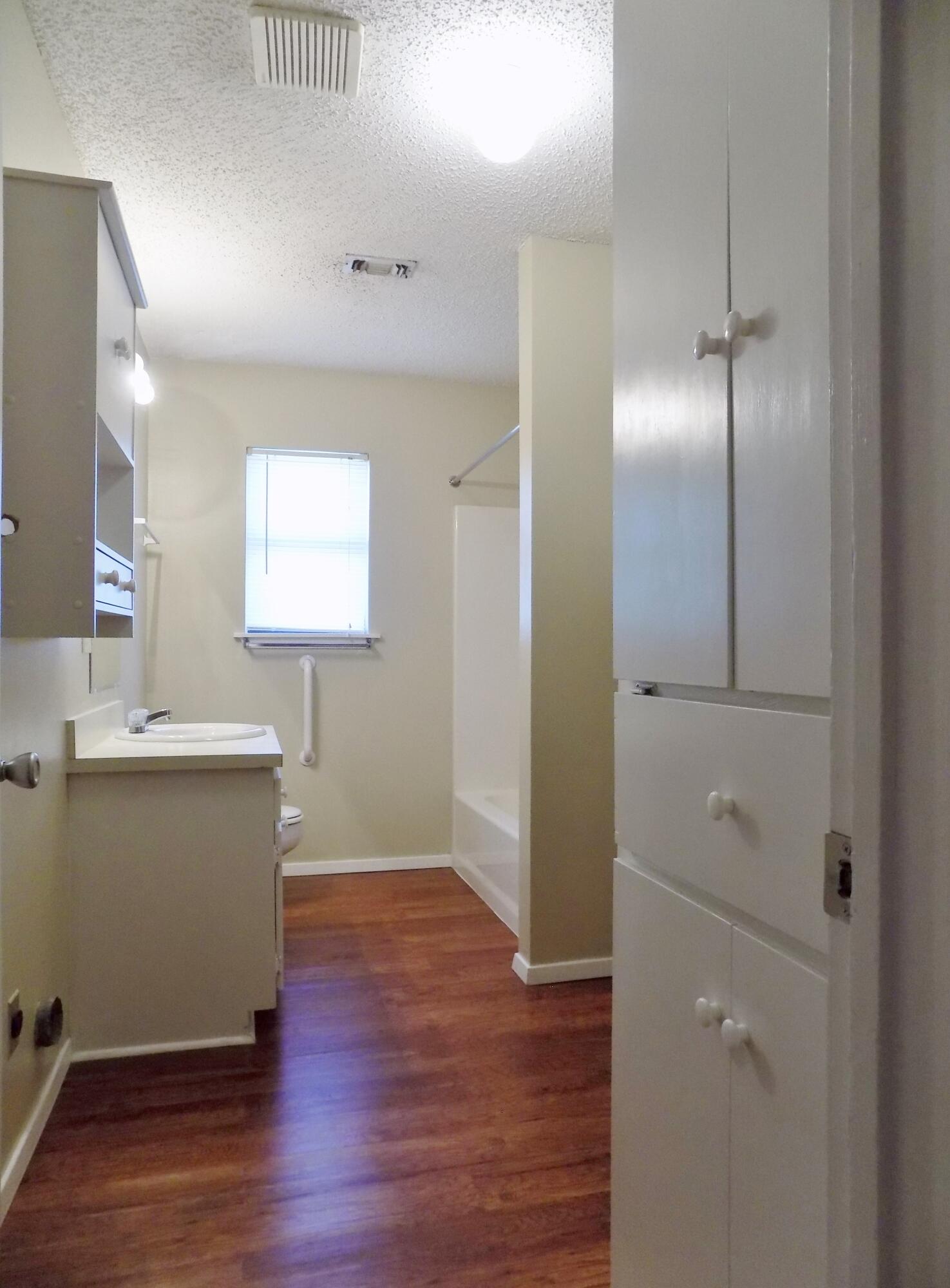 702 E Highland Boulevard Property Photo 10