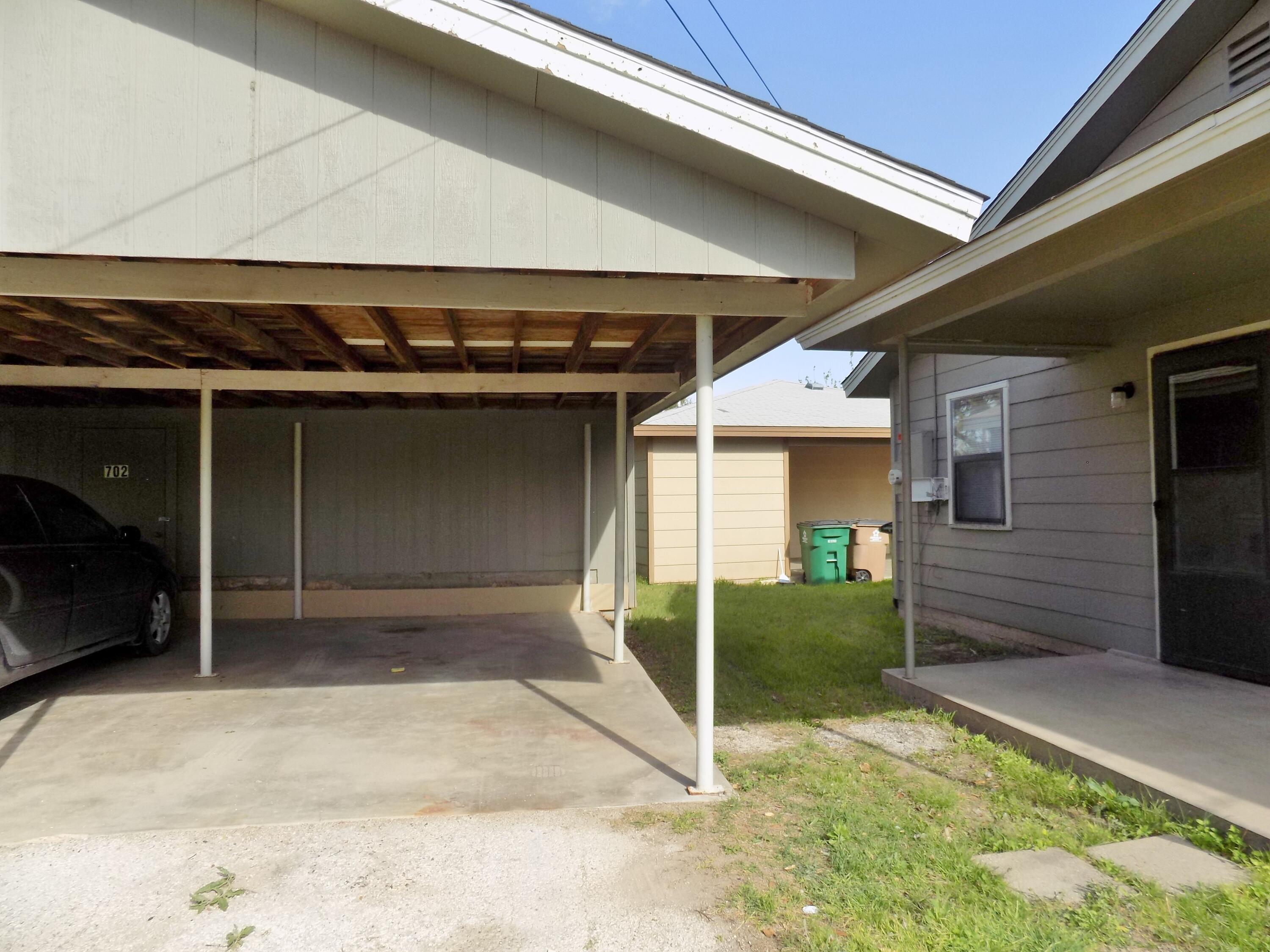702 E Highland Boulevard Property Photo 17