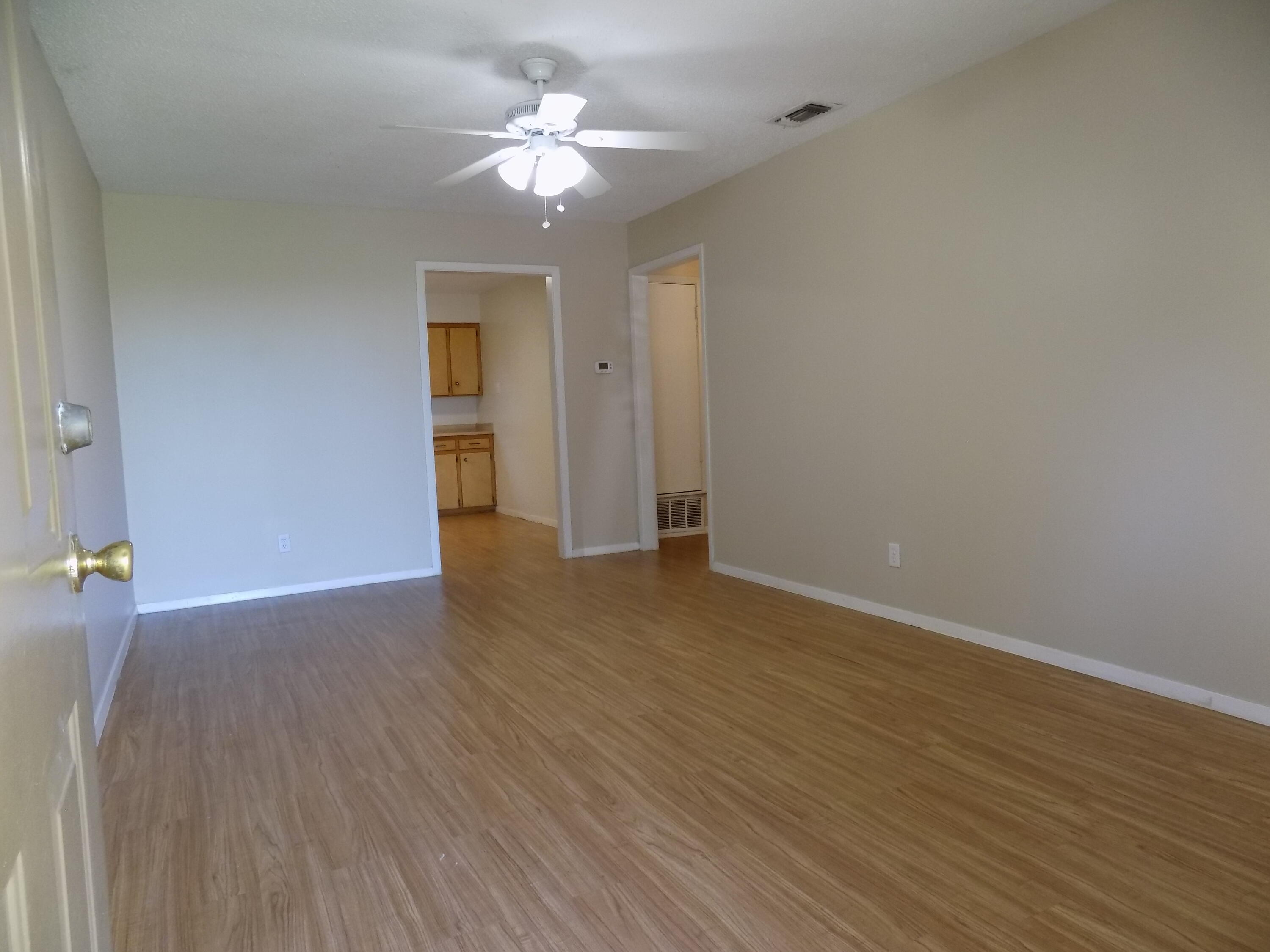 706 E Highland Boulevard Property Photo 2