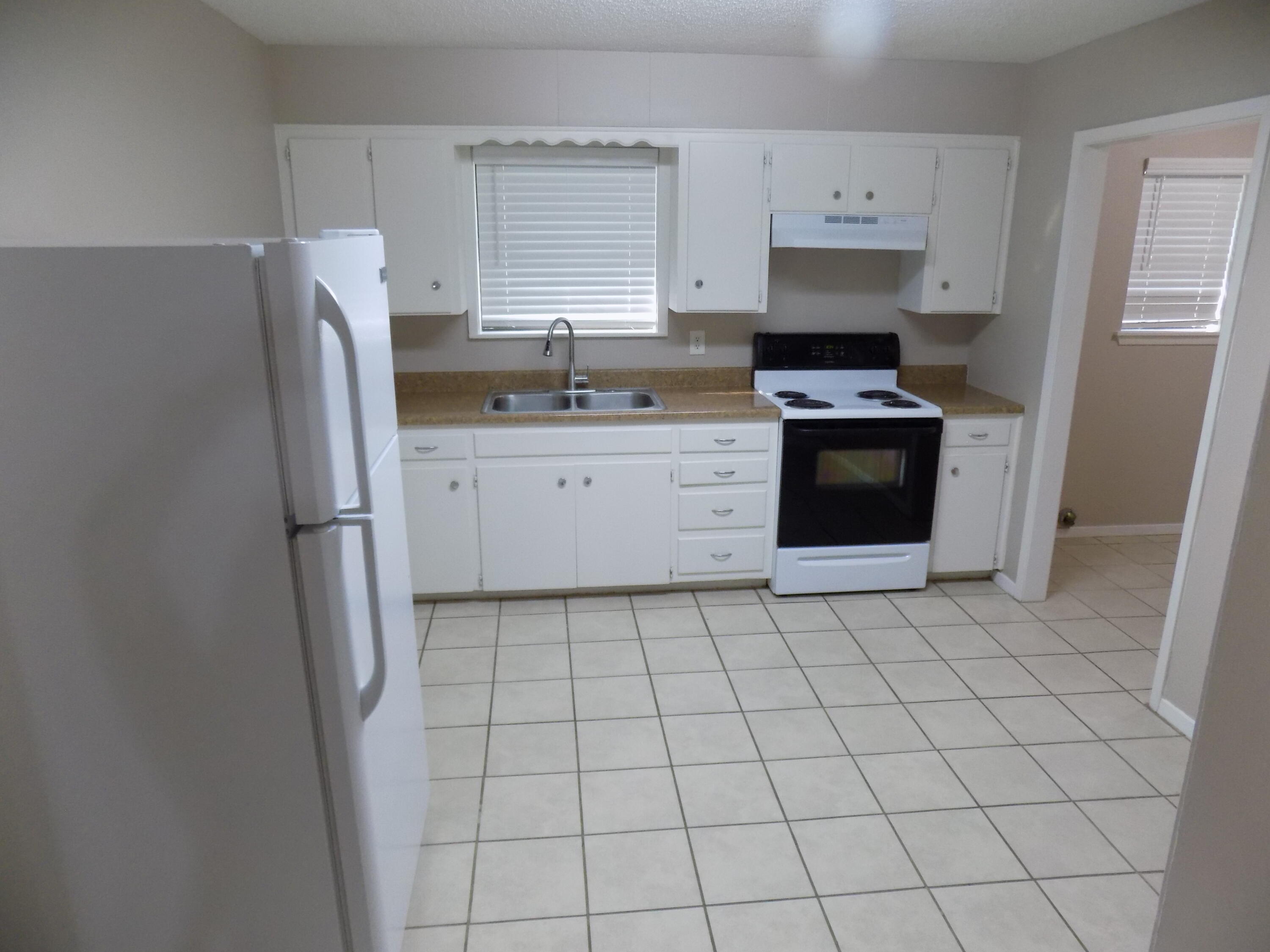 706 E Highland Boulevard Property Photo 14