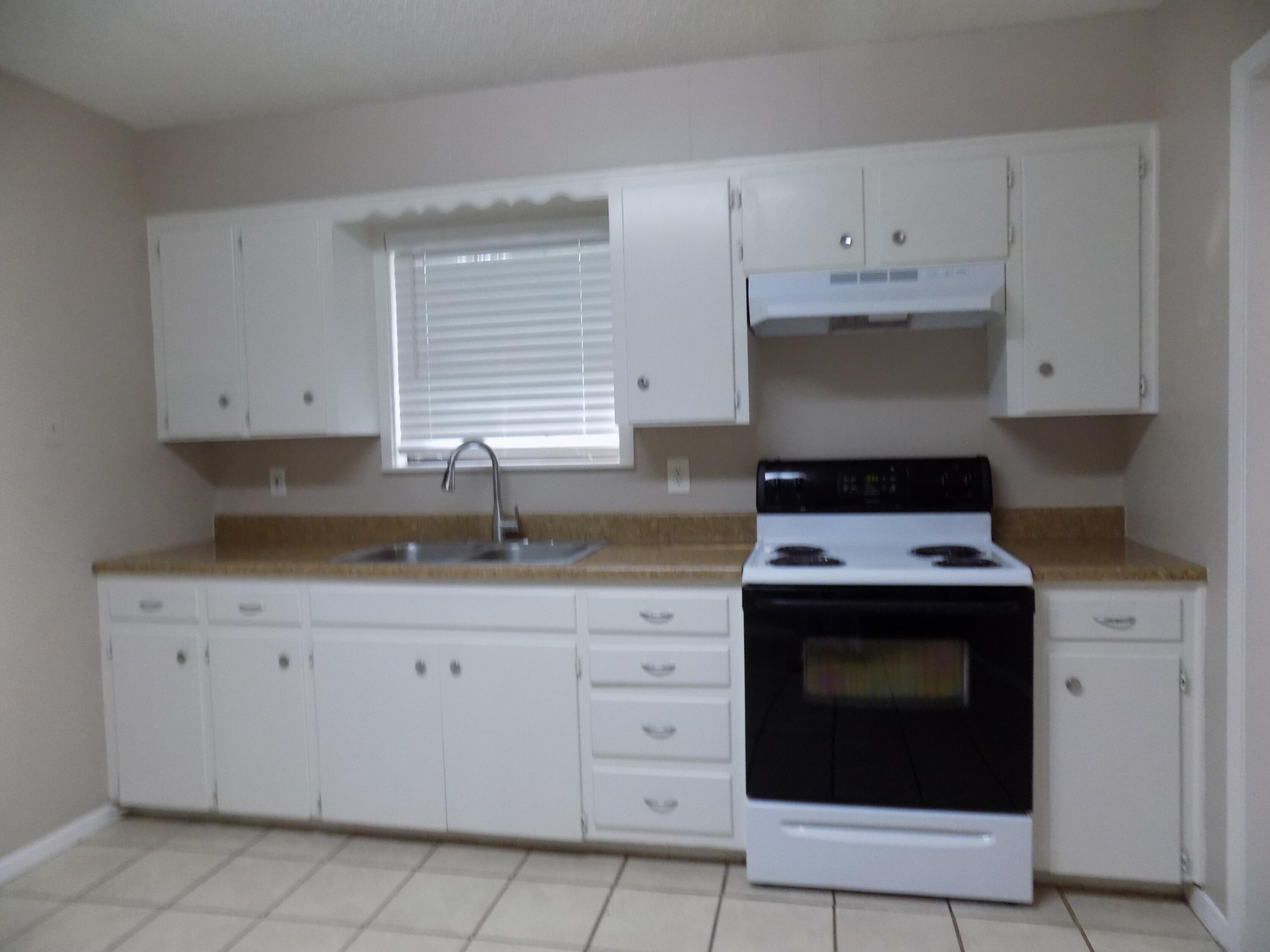 706 E Highland Boulevard Property Photo 17