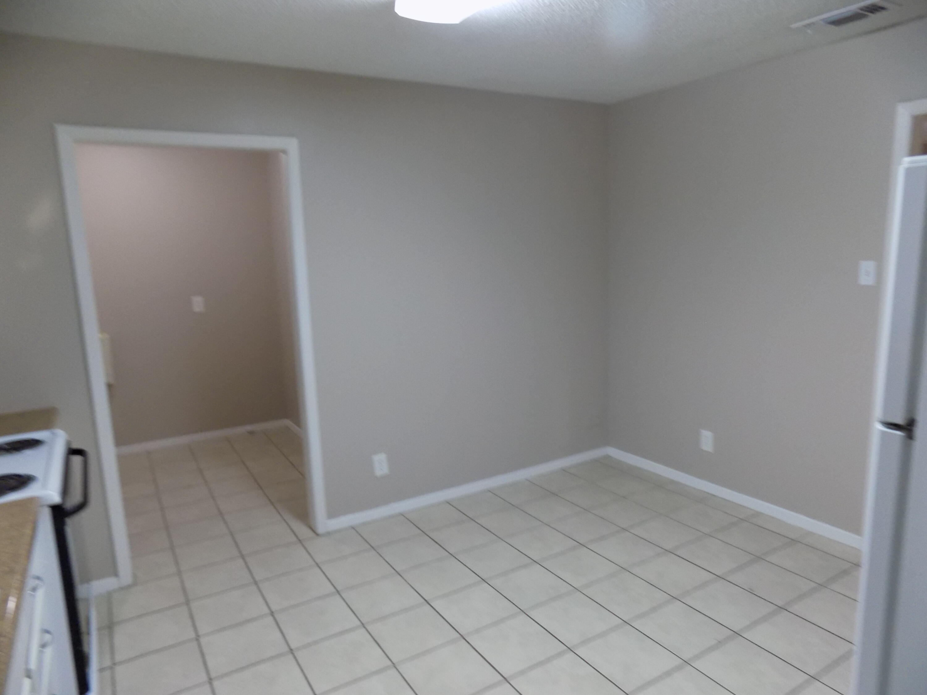 706 E Highland Boulevard Property Photo 18