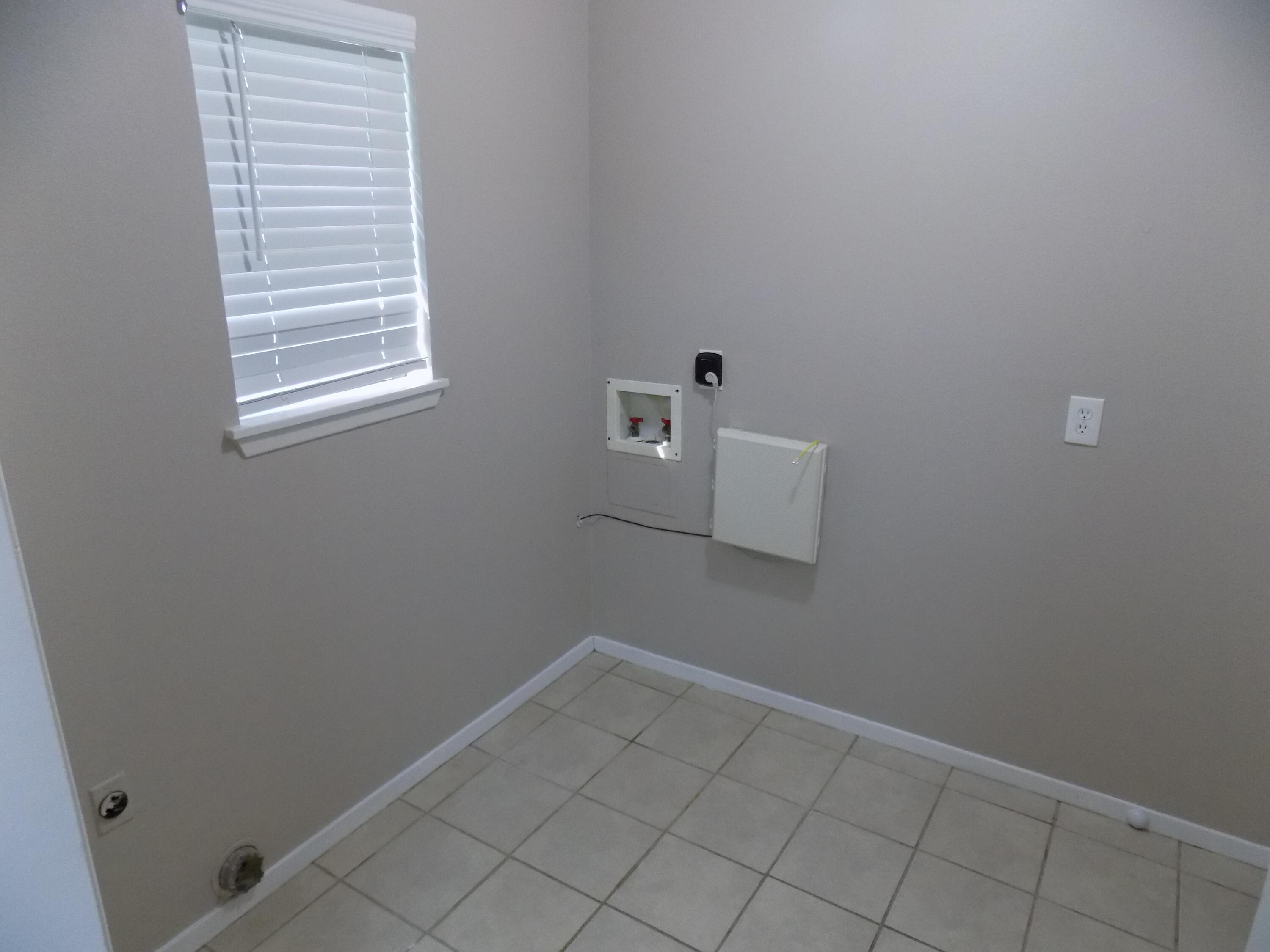 706 E Highland Boulevard Property Photo 19