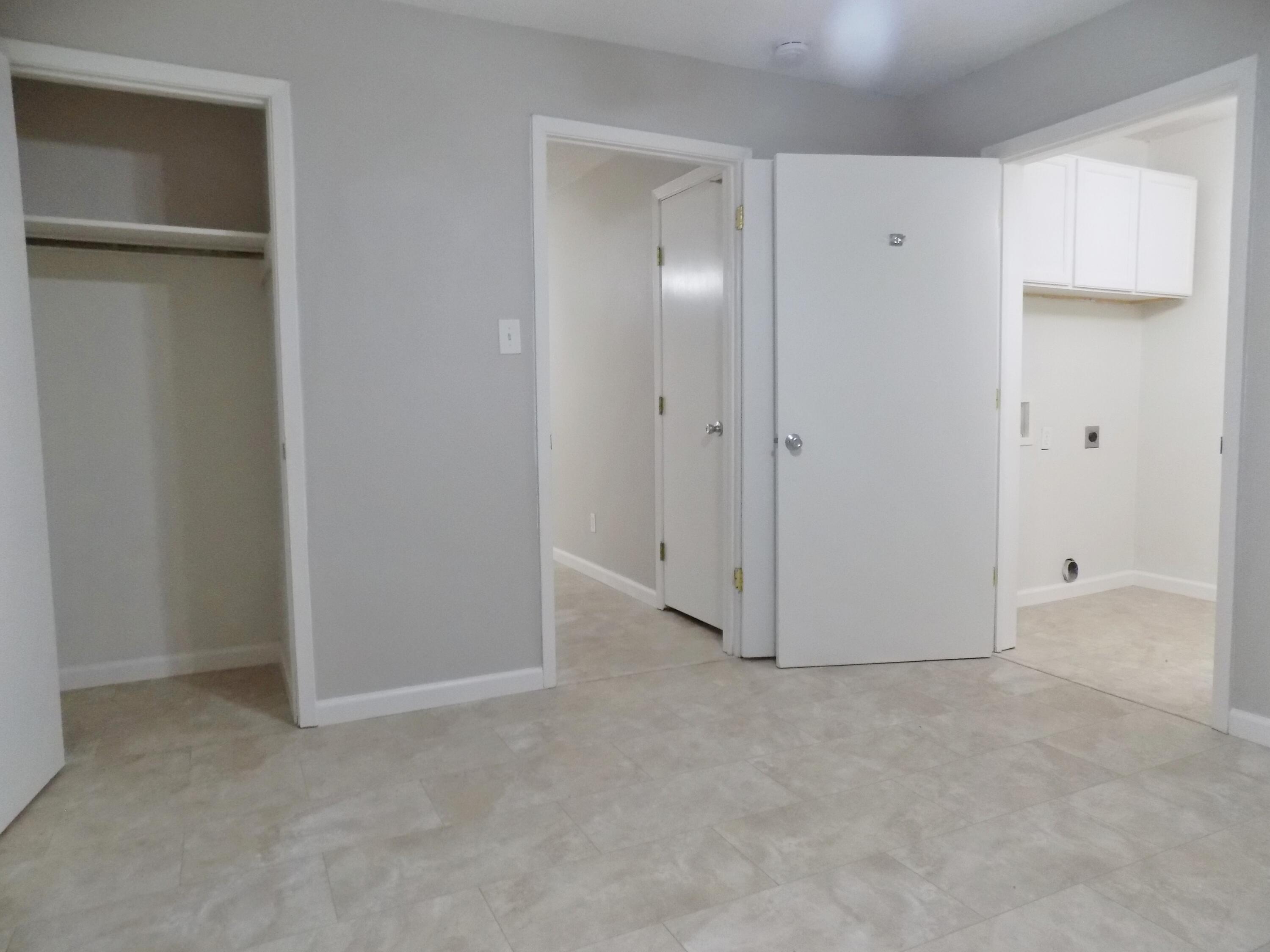 712 E Highland Boulevard Property Photo 9