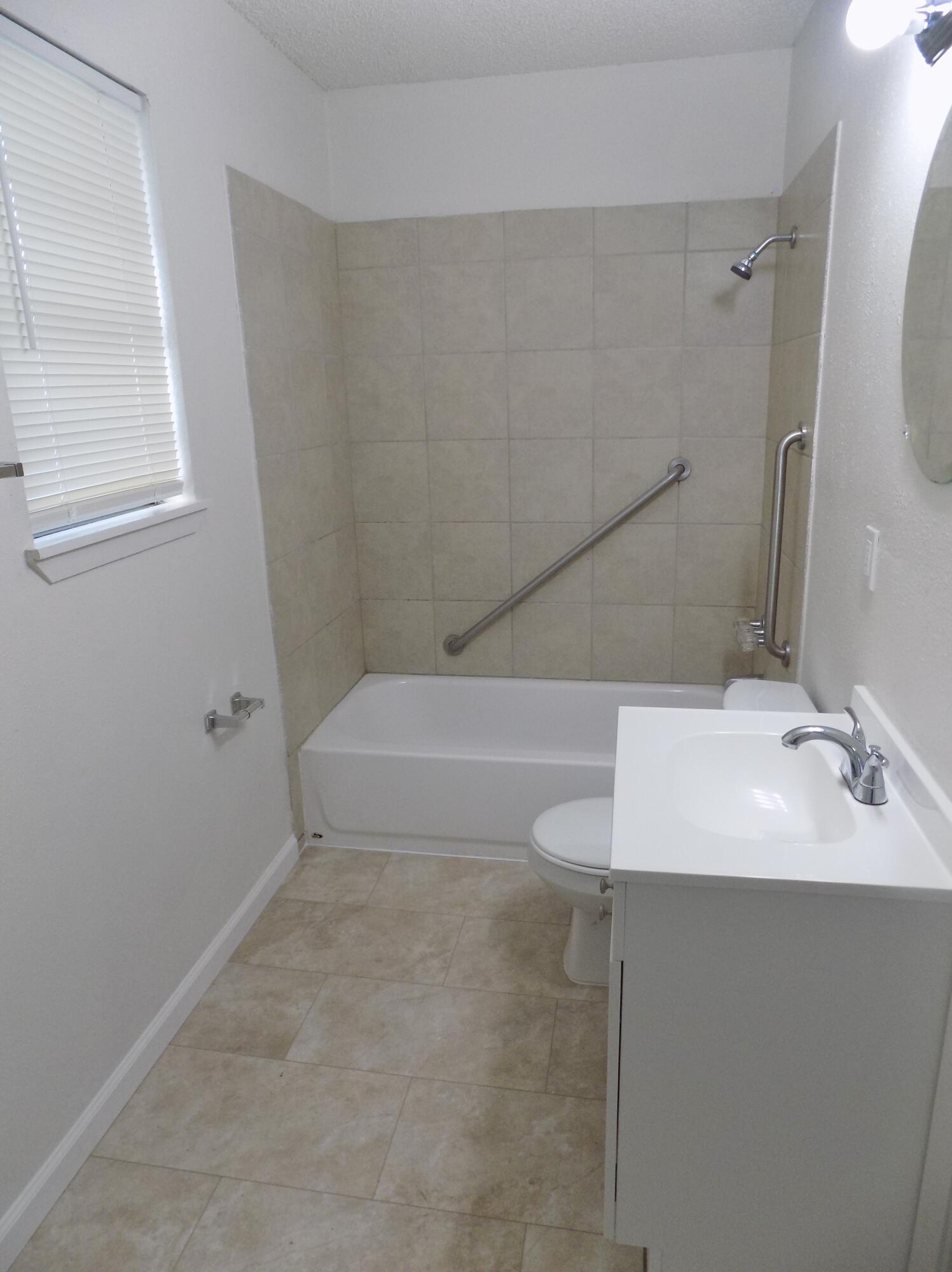 712 E Highland Boulevard Property Photo 11