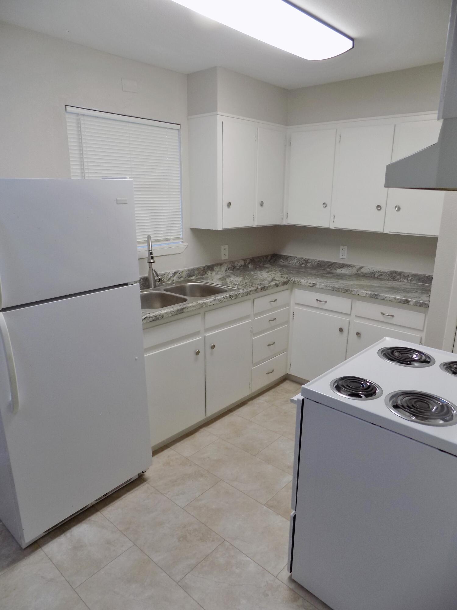 712 E Highland Boulevard Property Photo 17